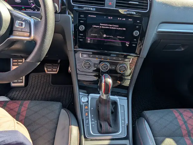 Volkswagen Golf view 23