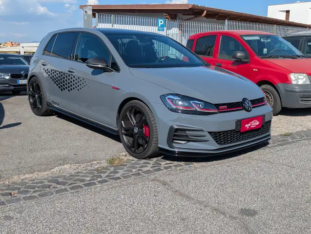 Volkswagen Golf view 4