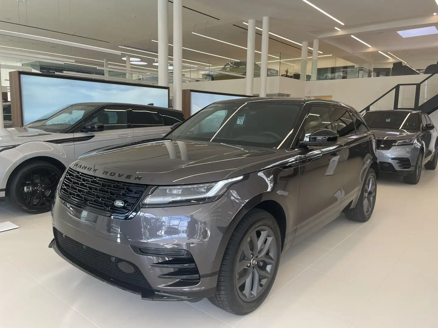 Land Rover Range Rover Velar P400e Dynamic SE MY24 Grijs - 2