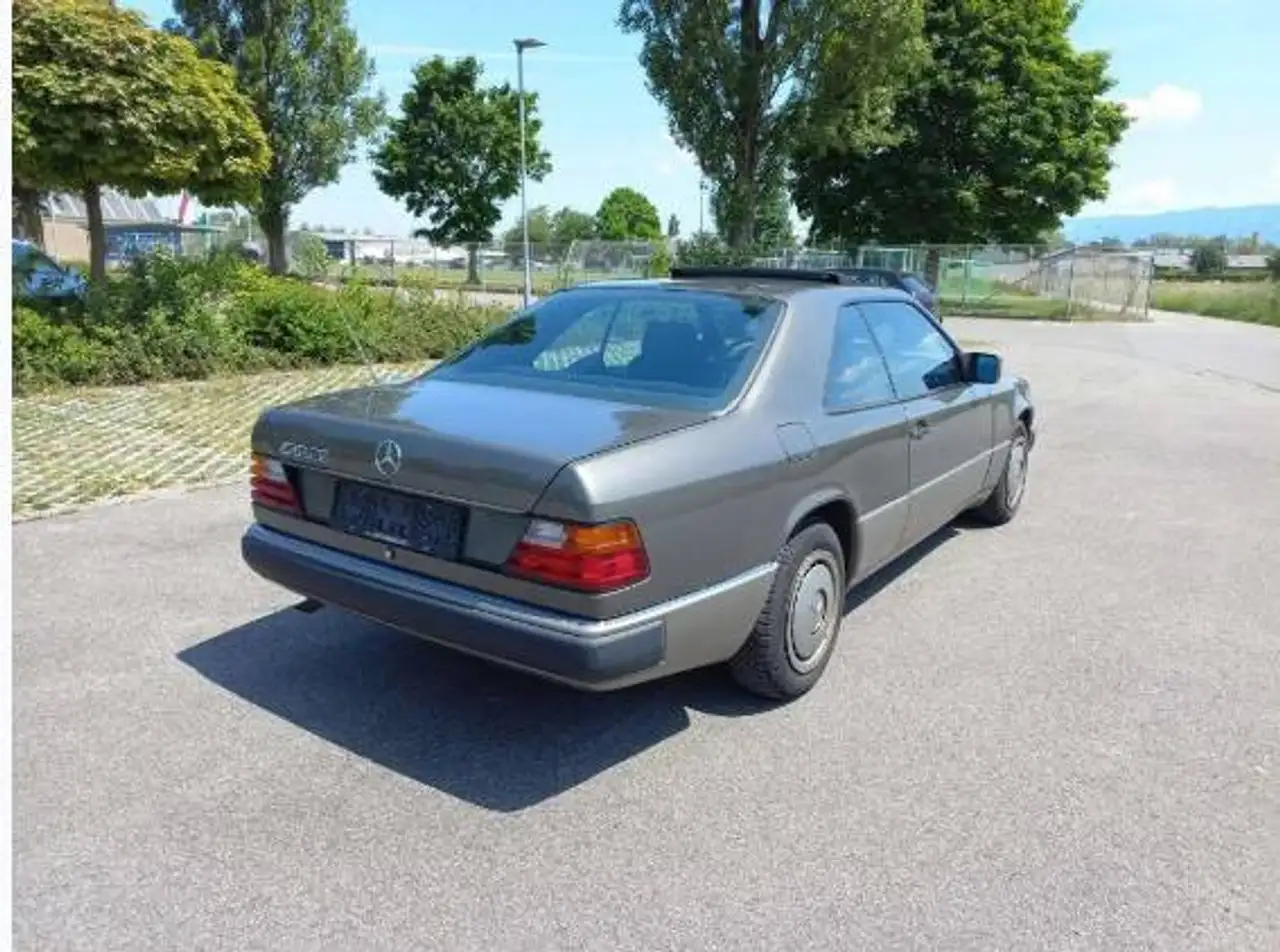 Mercedes-Benz 230 Sportwagen/Coupe, foto 9