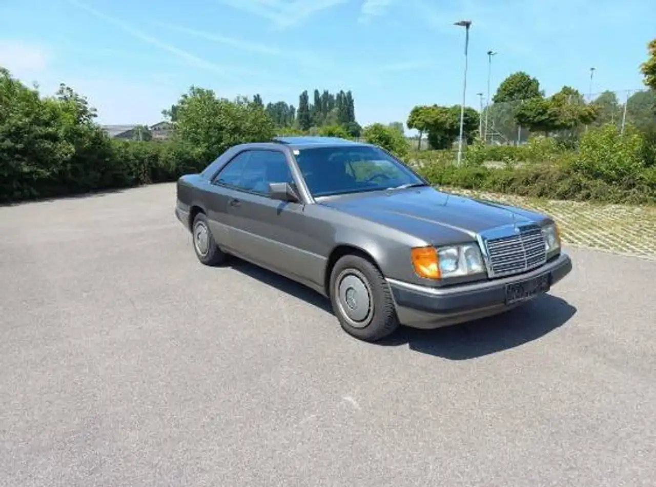 Mercedes-Benz 230 Sportwagen/Coupe, foto 6