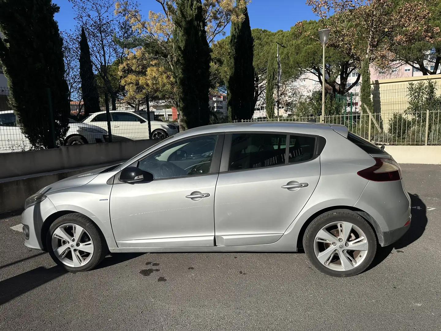 Renault Megane Mégane III dCi 110 Energy eco2 Limited E6 - 2