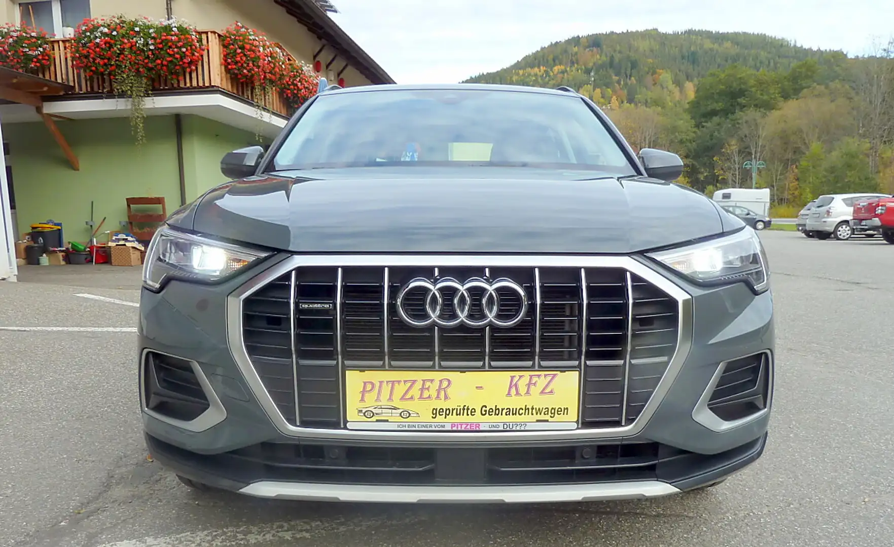Audi Q3 Sportback 40 TFSI quattro S-tronic Grau - 1
