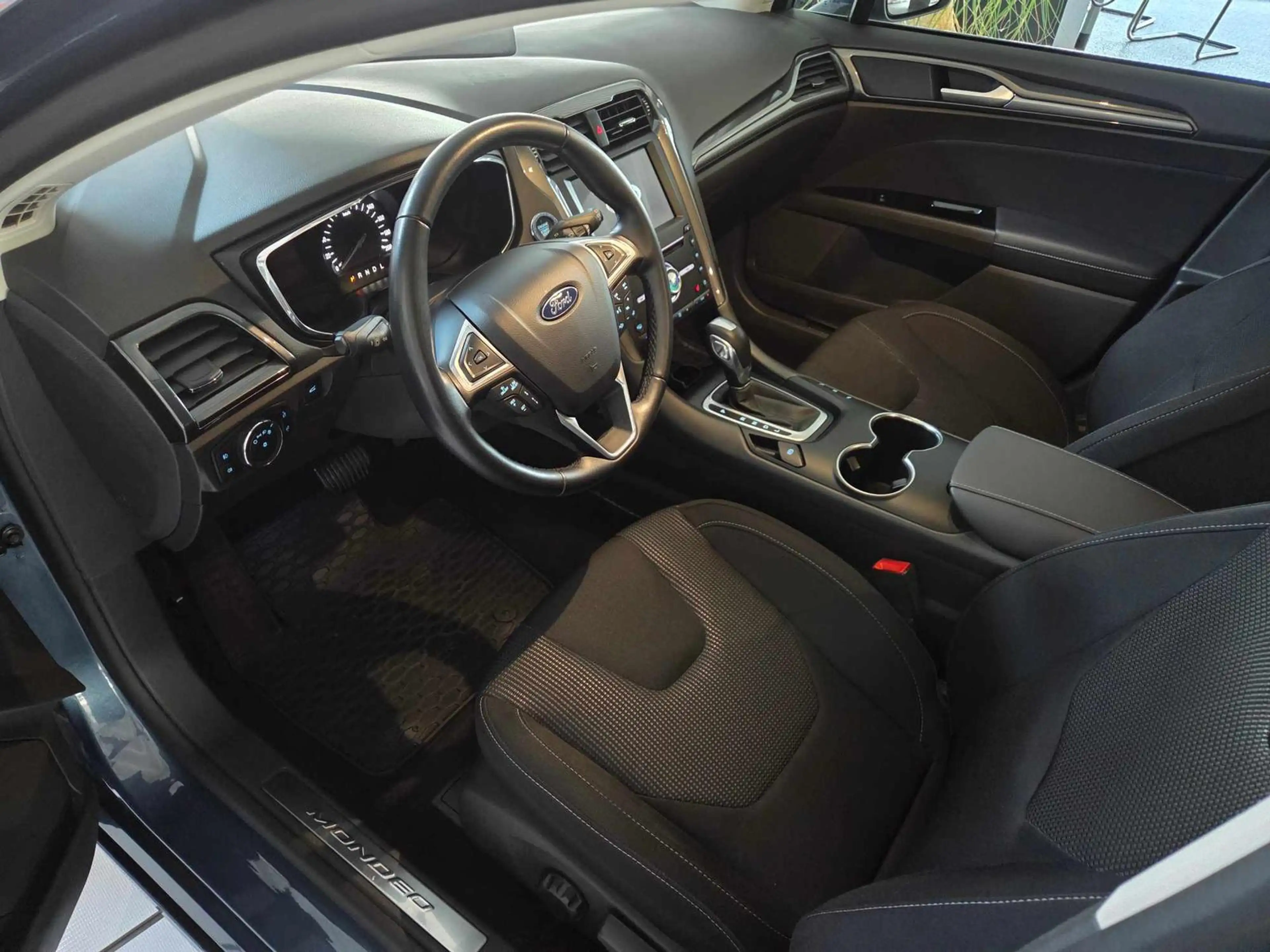 Ford Mondeo Turnier Hybrid Titanium BLIS ACC KAMERA DAB PARKAU — photo 10