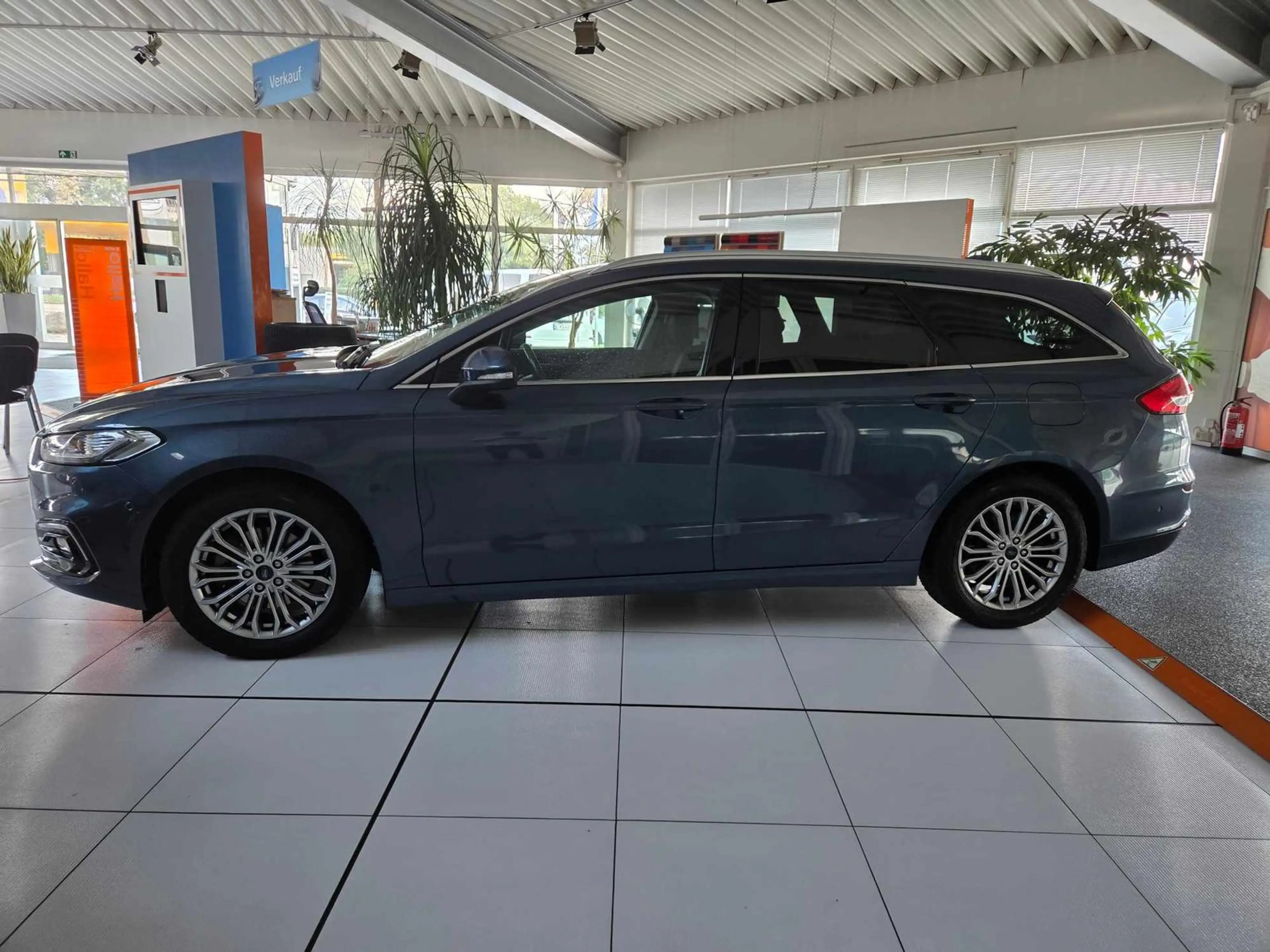 Ford Mondeo Turnier Hybrid Titanium BLIS ACC KAMERA DAB PARKAU — photo 9
