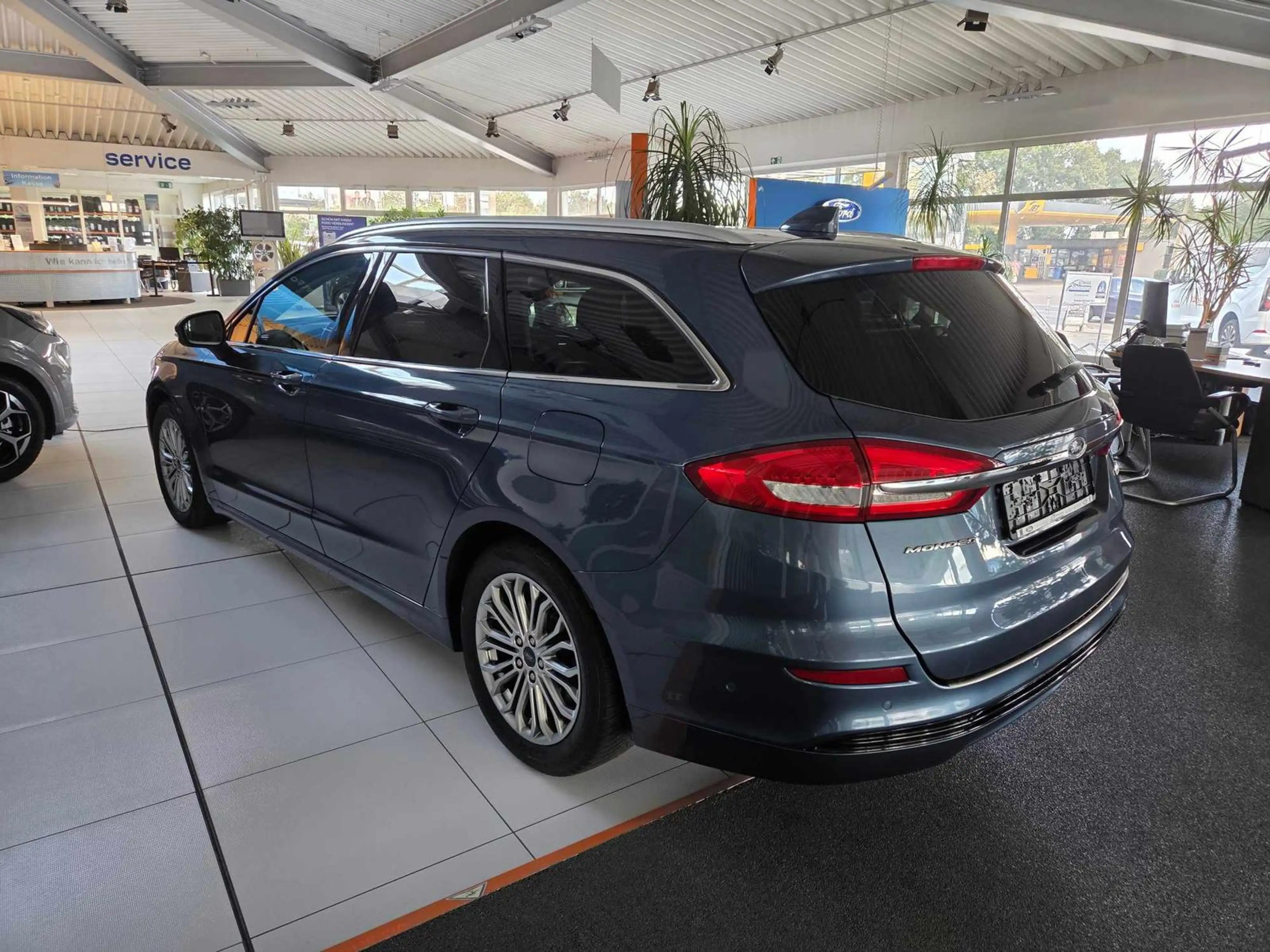 Ford Mondeo Turnier Hybrid Titanium BLIS ACC KAMERA DAB PARKAU — photo 6