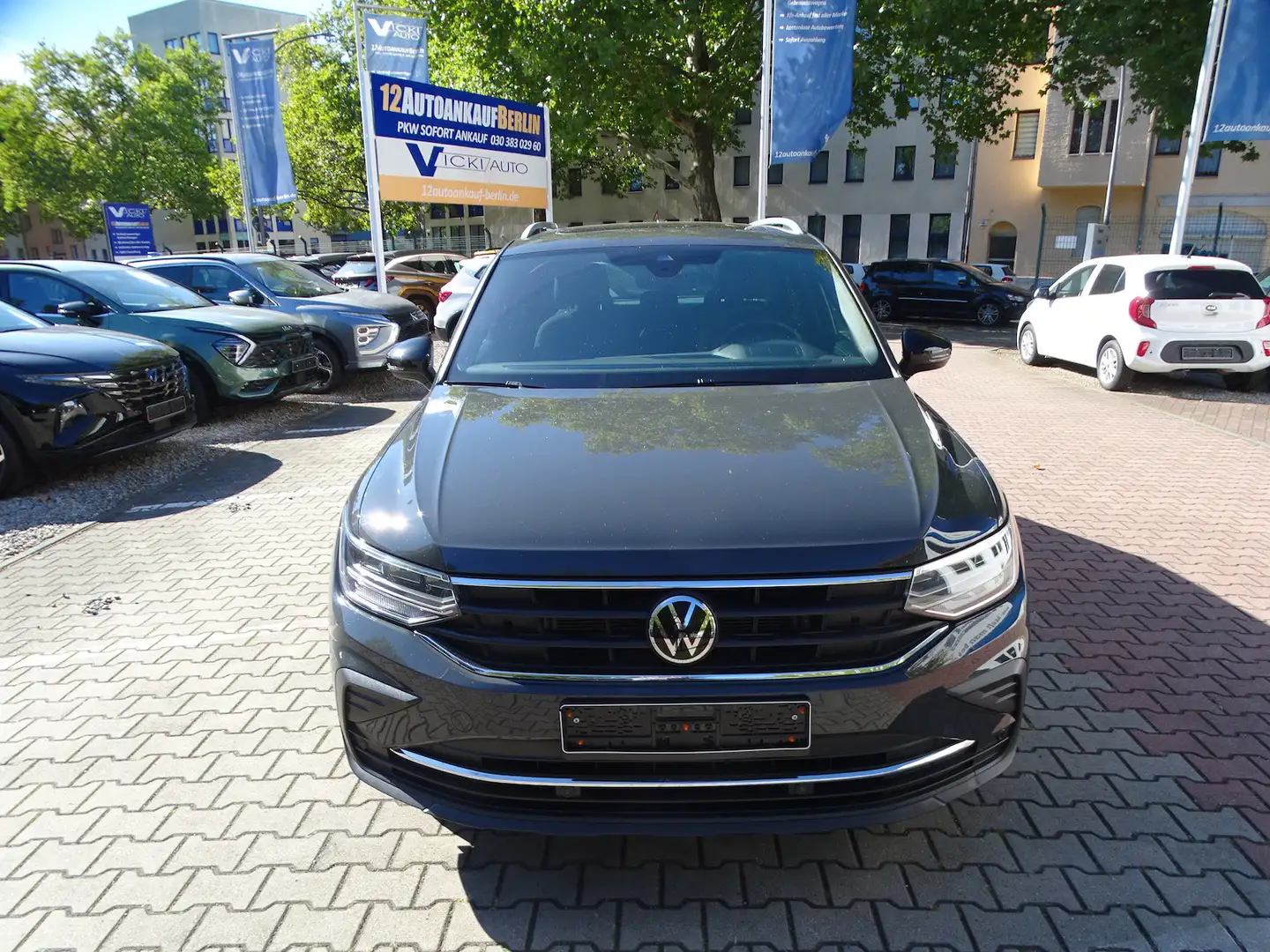 Volkswagen Tiguan 2.0 TDI BMT Active Automatik, Pannorama Grau - 2