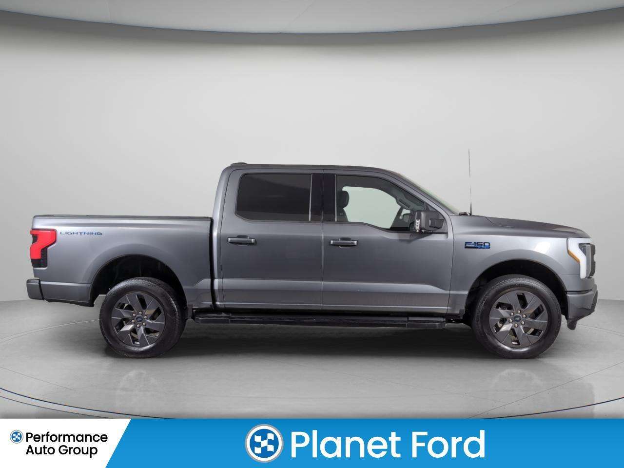 2025 Ford F-150 Lightning Flash Extended Range 20s Pro power on board 9.6 KW — снимка 1