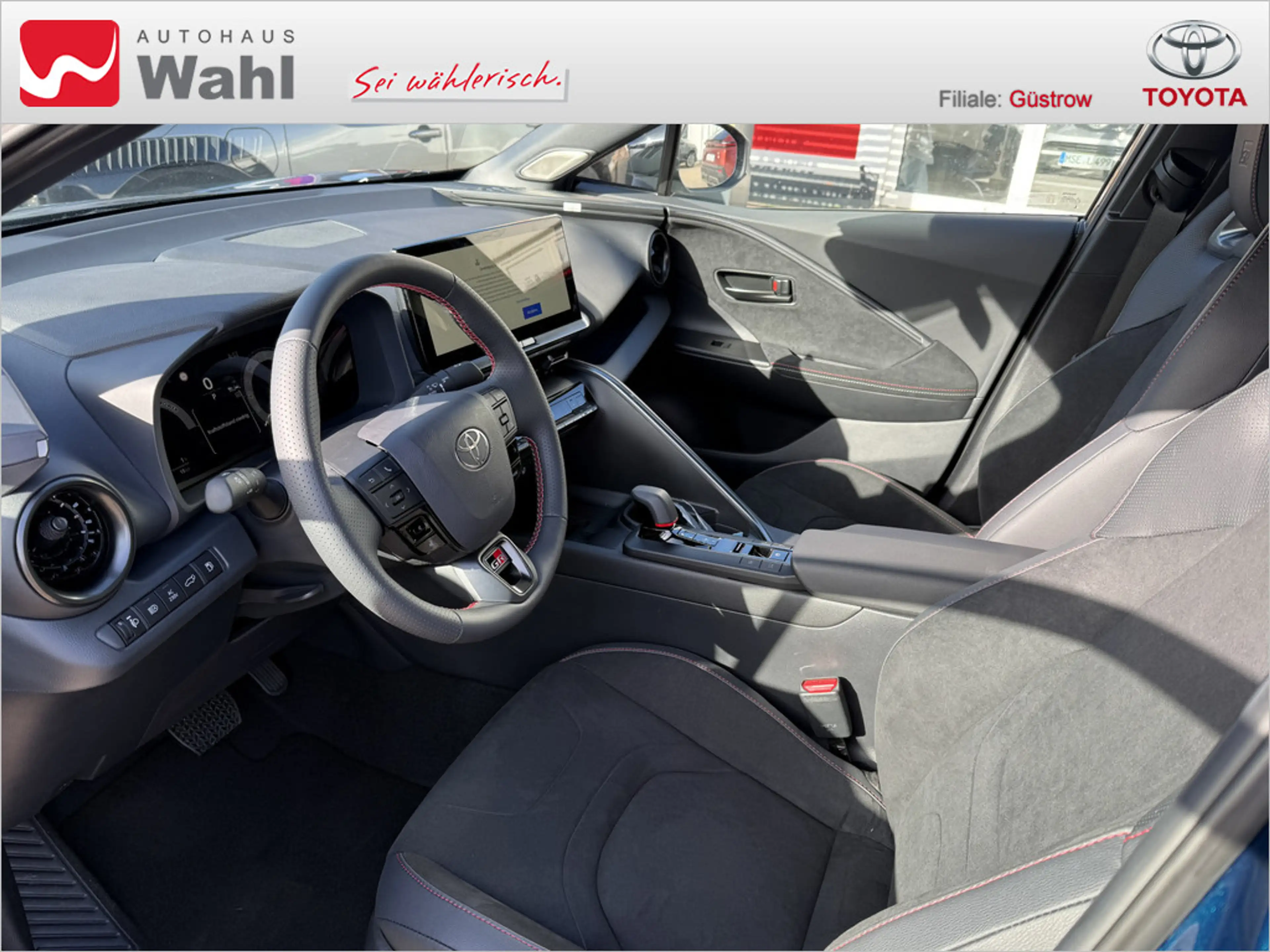 Toyota C-HR 2.0 Plug-In Hybrid FWD GR Sport — photo 13