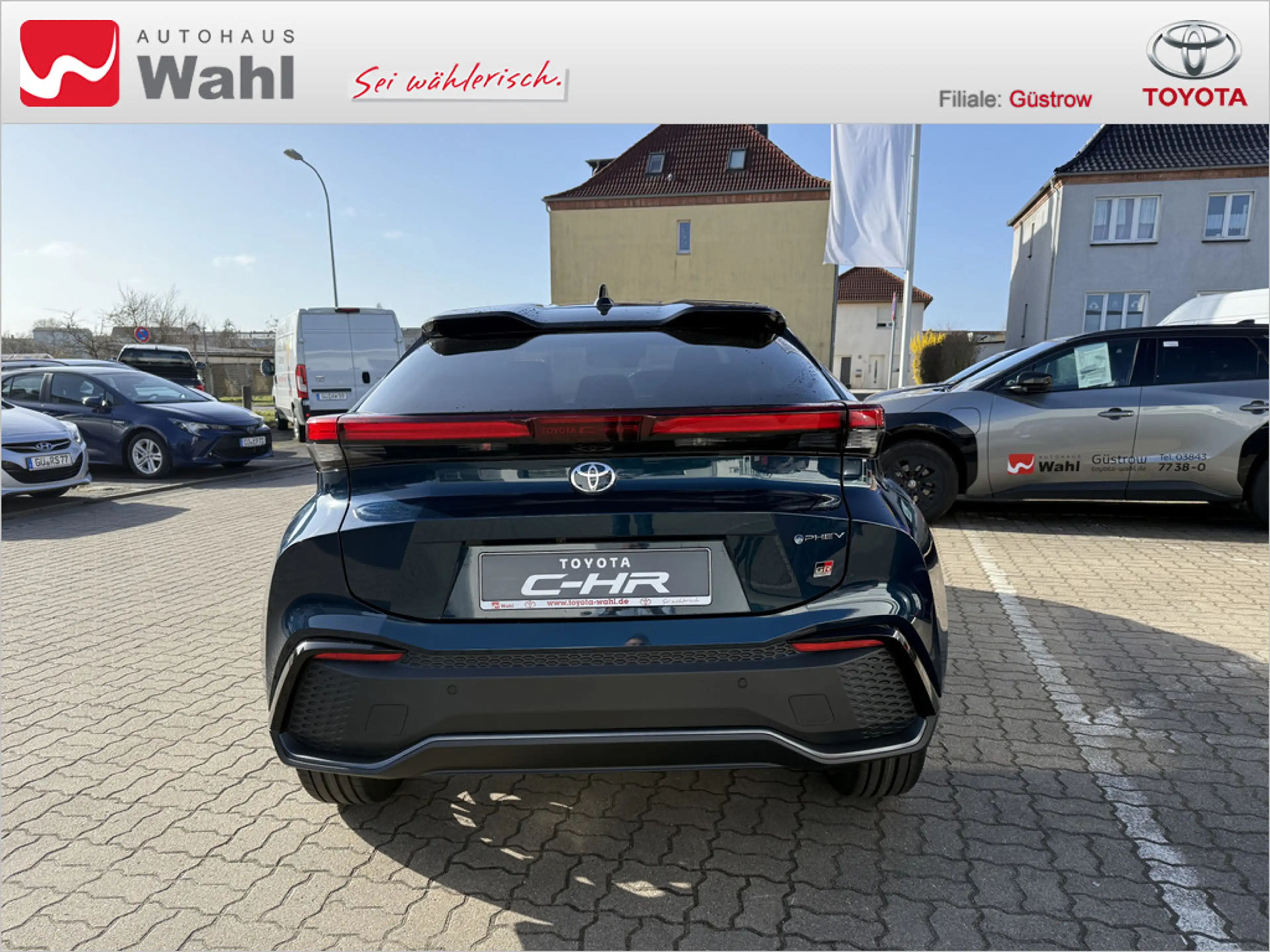Toyota C-HR 2.0 Plug-In Hybrid FWD GR Sport — photo 4