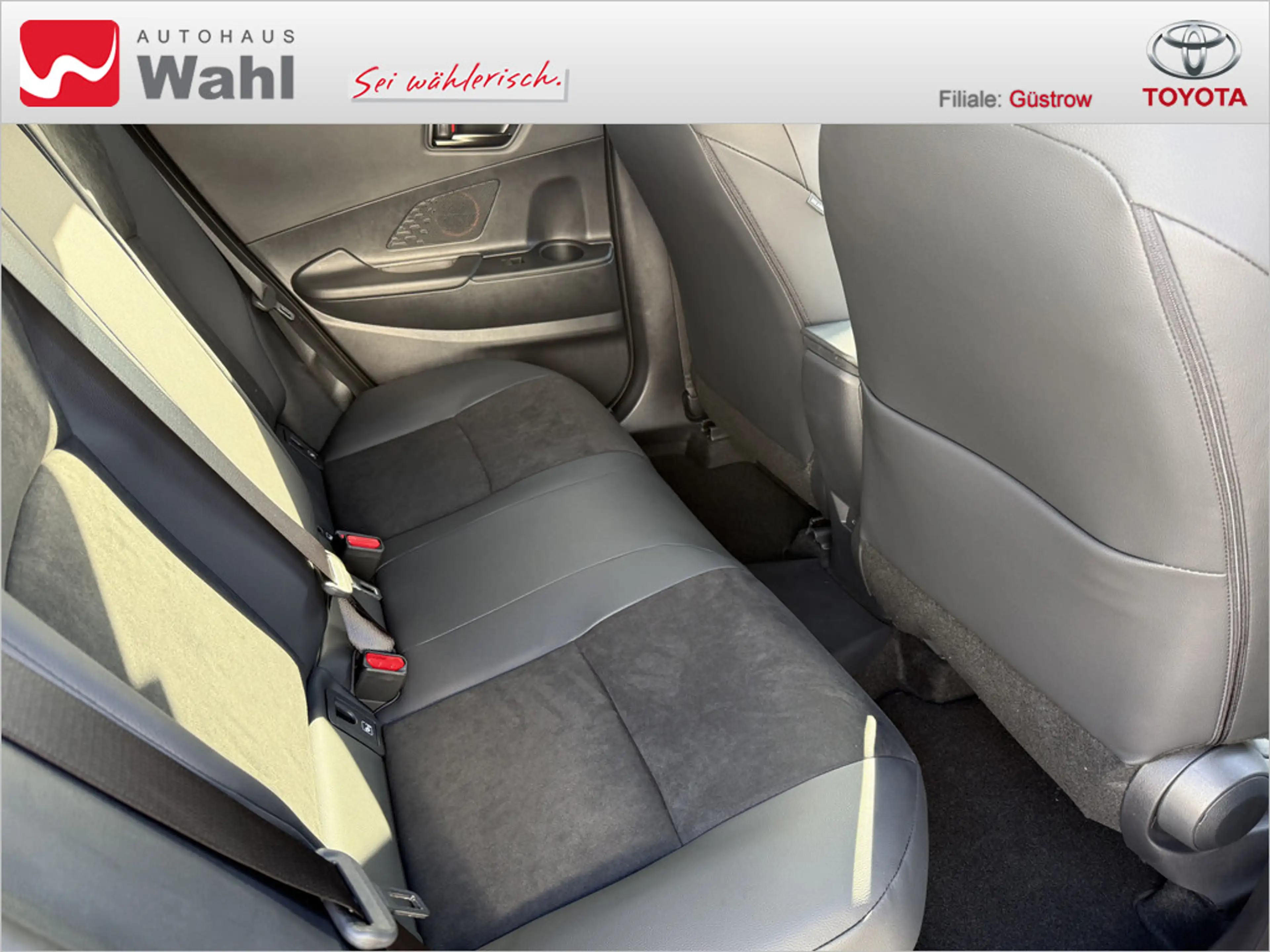 Toyota C-HR 2.0 Plug-In Hybrid FWD GR Sport — photo 8