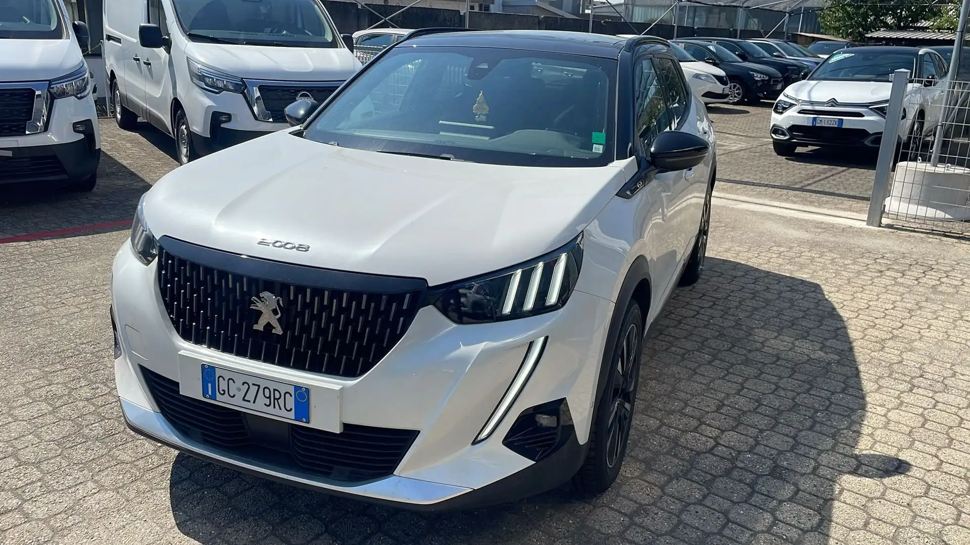 Peugeot 2008 2ª serie PureTech 130 S&S GT Wit - 1