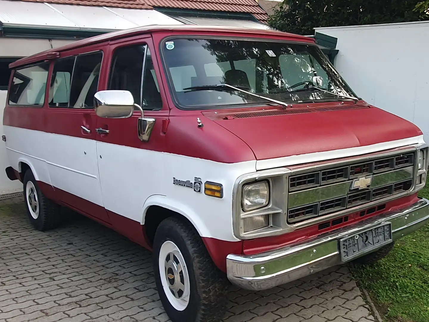 Chevrolet Chevy Van G, G20,G30 Červená - 1