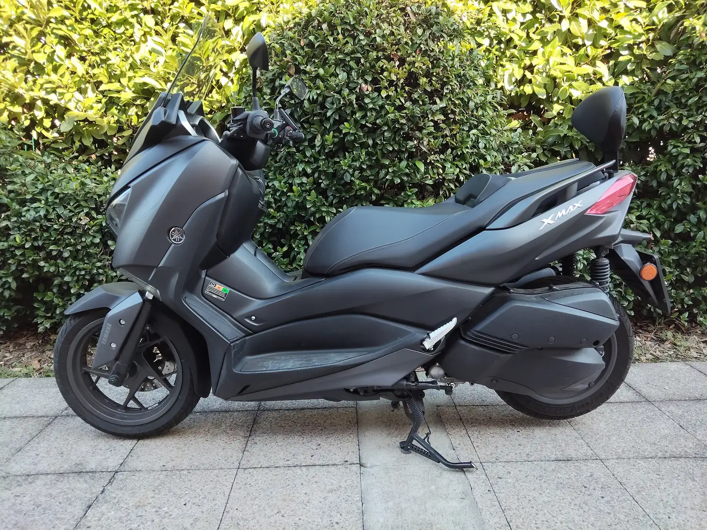 Yamaha X-Max 300 Schwarz - 1