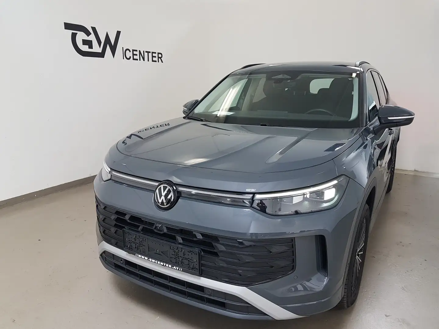 Volkswagen Tayron 1.5 eTSI 110 kW Life IQ Lights AHK 7 Sitzer 360 Grau - 2