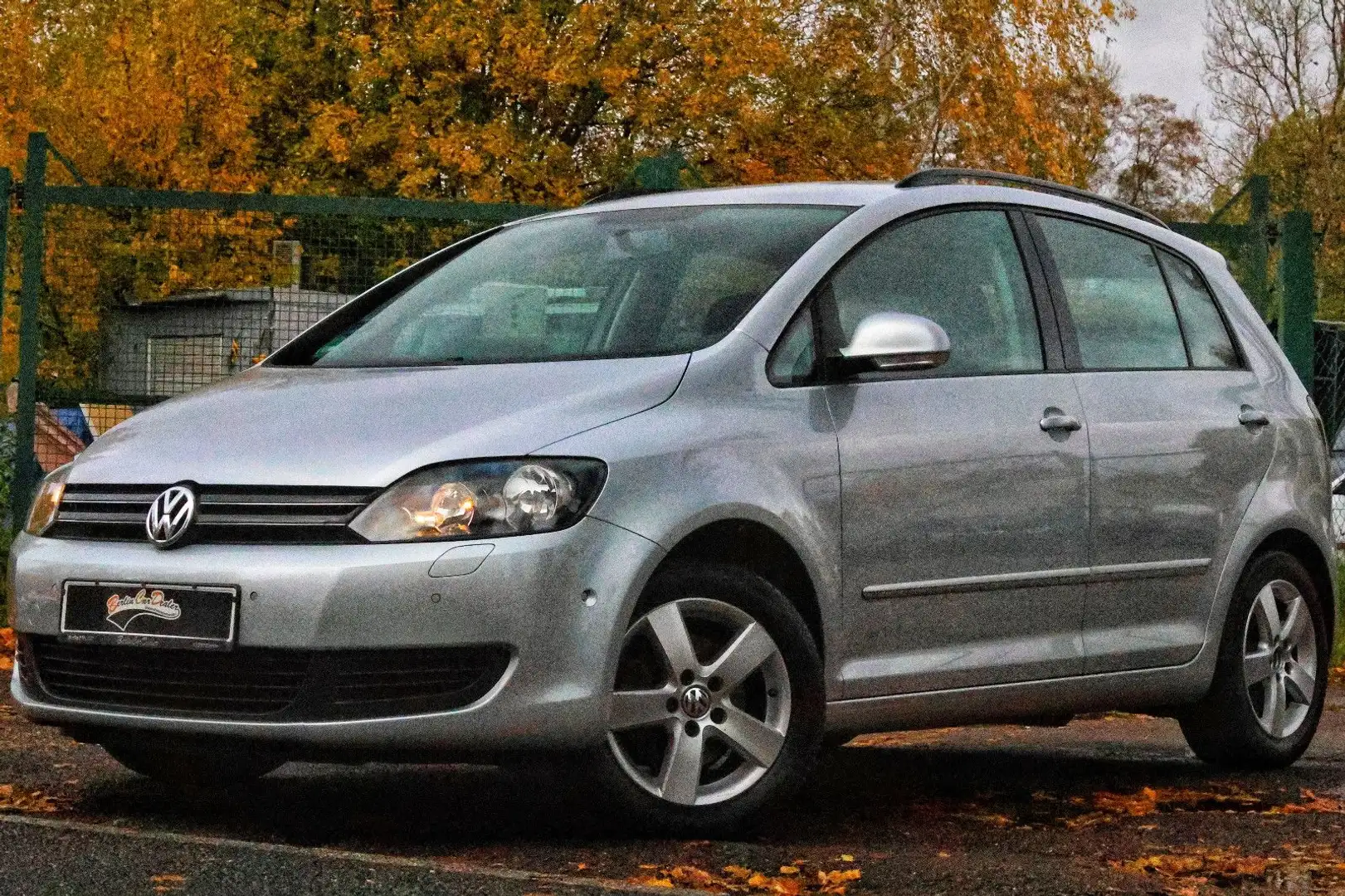 Volkswagen Golf Plus*AUTOMATIK*KLIMA*SITZHEIZ.*PARKASSYS* Stříbrná - 2