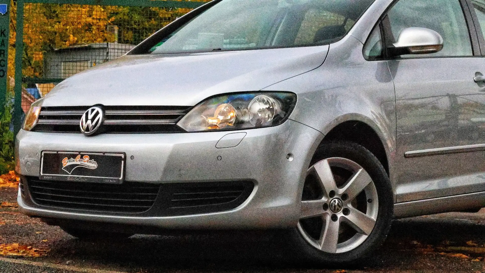 Volkswagen Golf Plus*AUTOMATIK*KLIMA*SITZHEIZ.*PARKASSYS* Stříbrná - 1