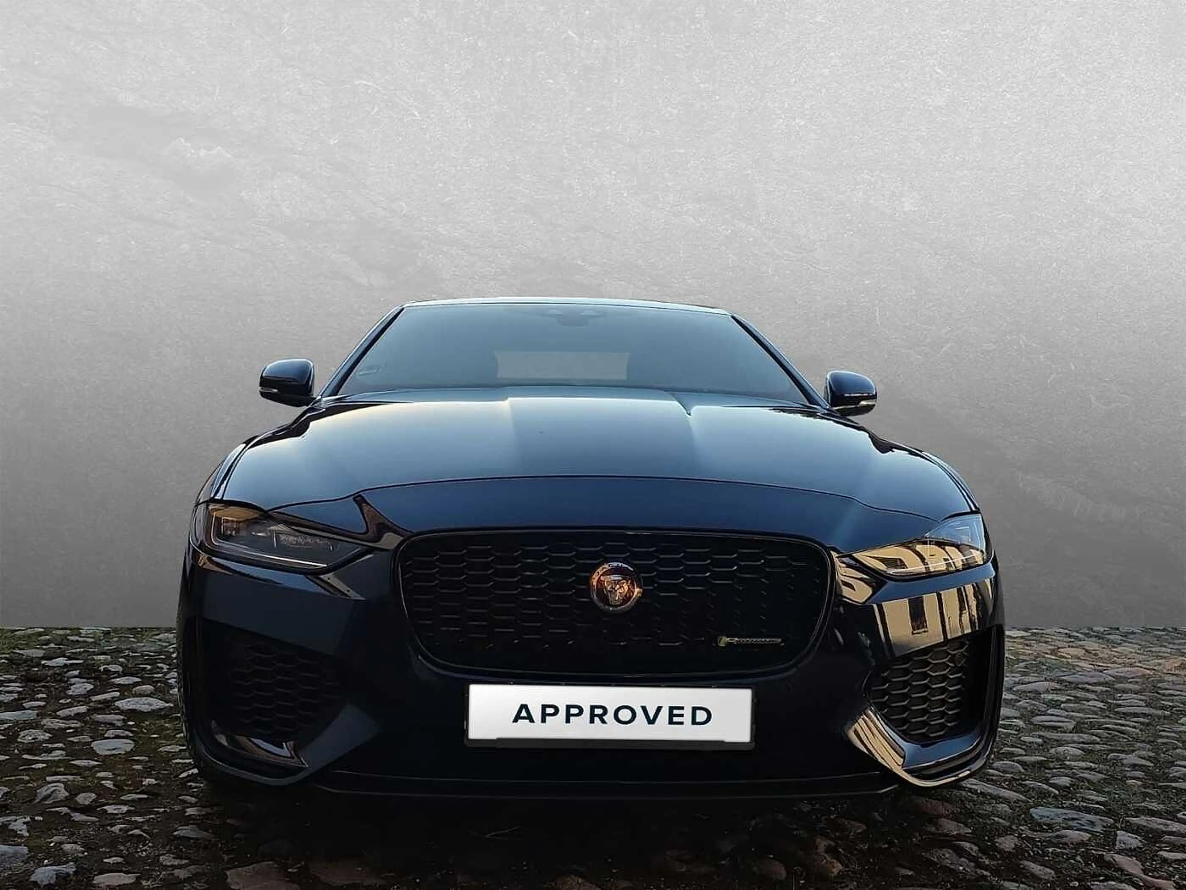 Jaguar XE P250 Aut. R-Dynamic S — photo 8