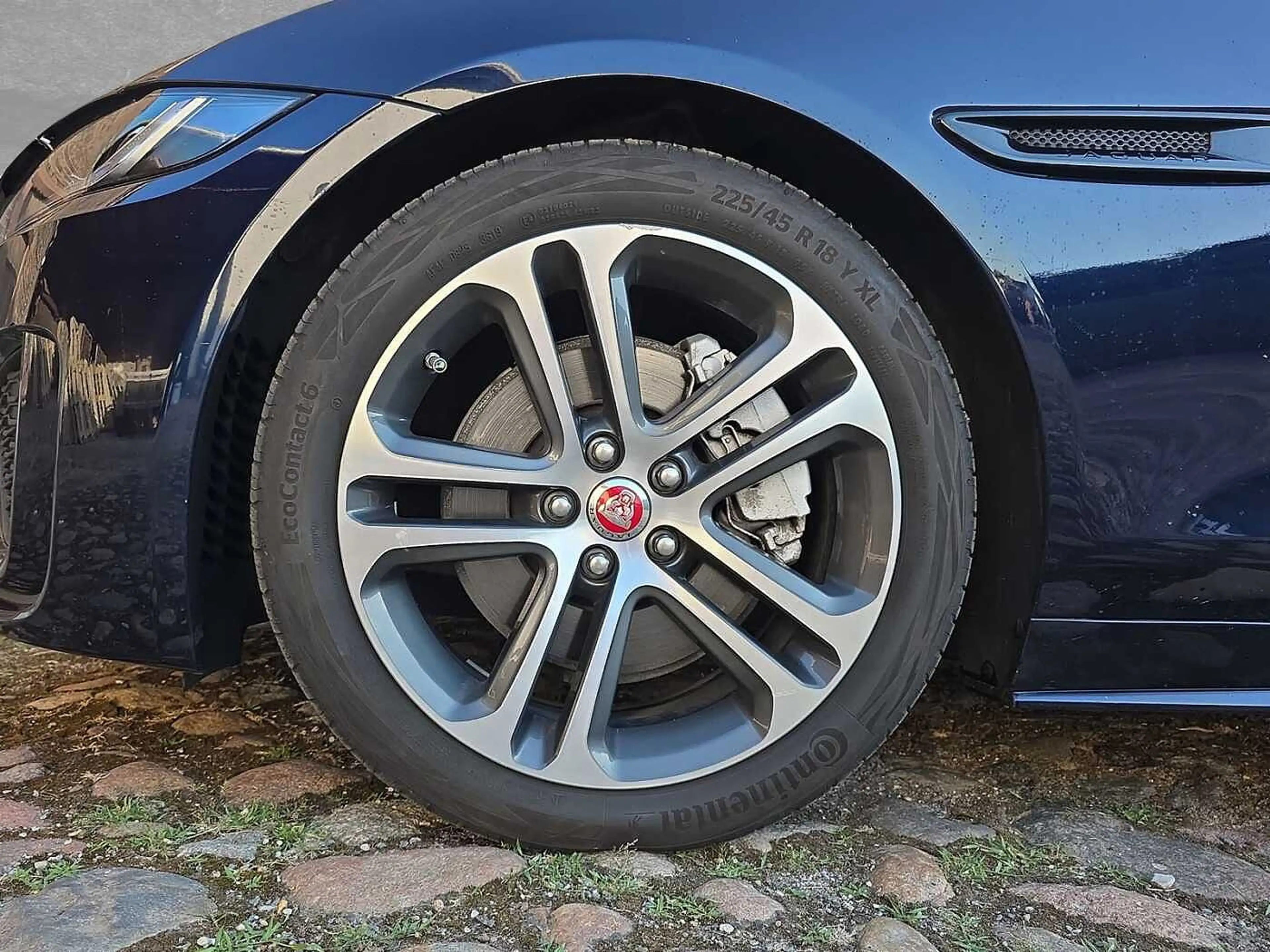 Jaguar XE P250 Aut. R-Dynamic S — photo 9