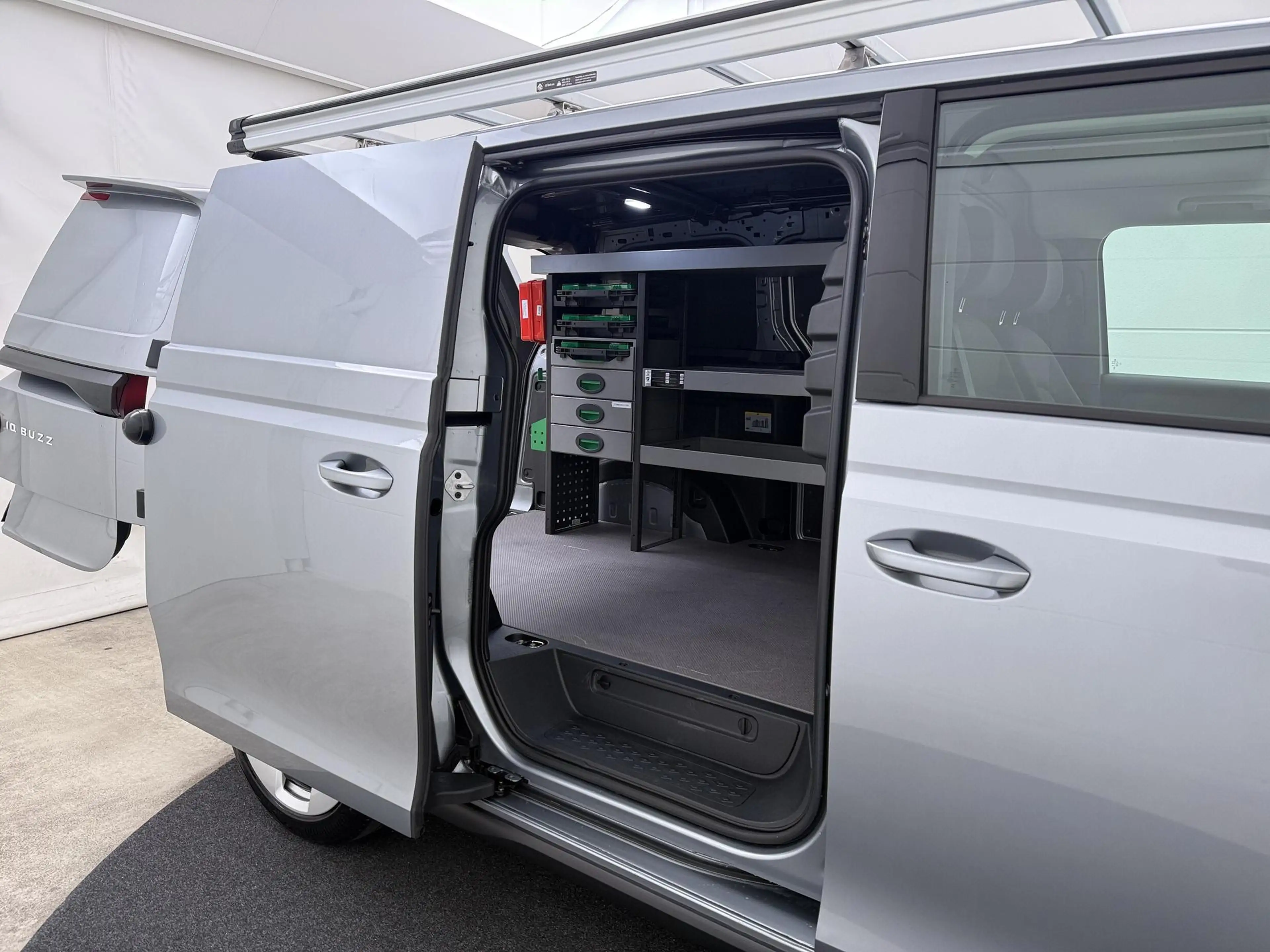 Volkswagen ID. Buzz Cargo 77 kWh | Matrix LED | Side Assist | Travel Assist — photo 8