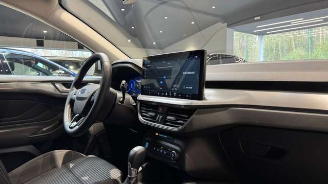 Ford Focus — photo 14