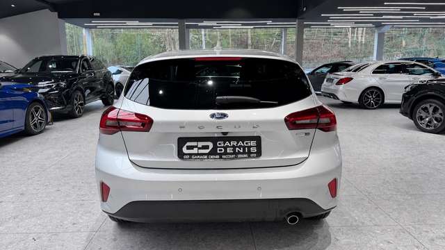 Ford Focus — photo 7