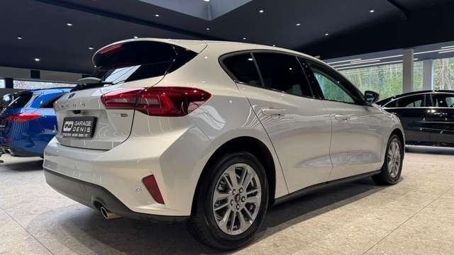 Ford Focus — photo 8