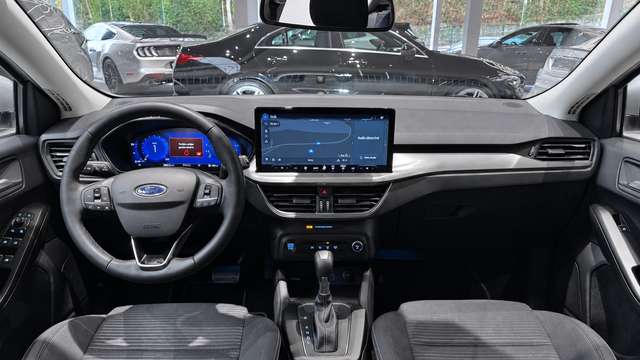 Ford Focus — photo 9