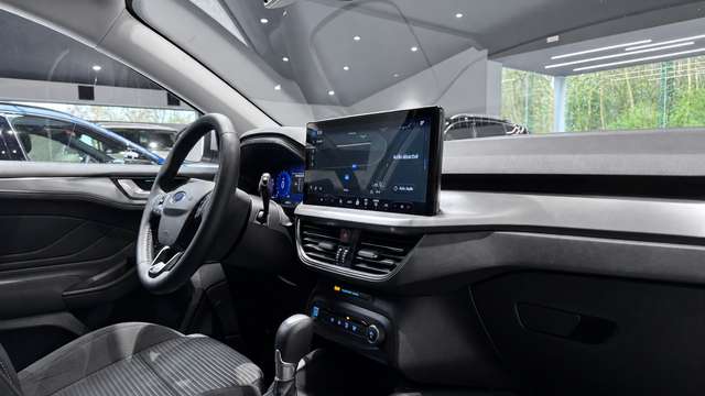 Ford Focus — photo 14
