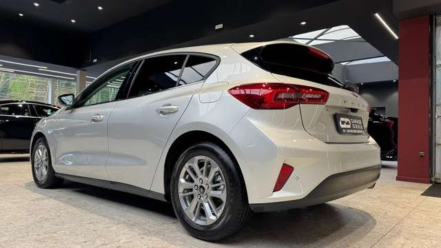 Ford Focus — photo 6