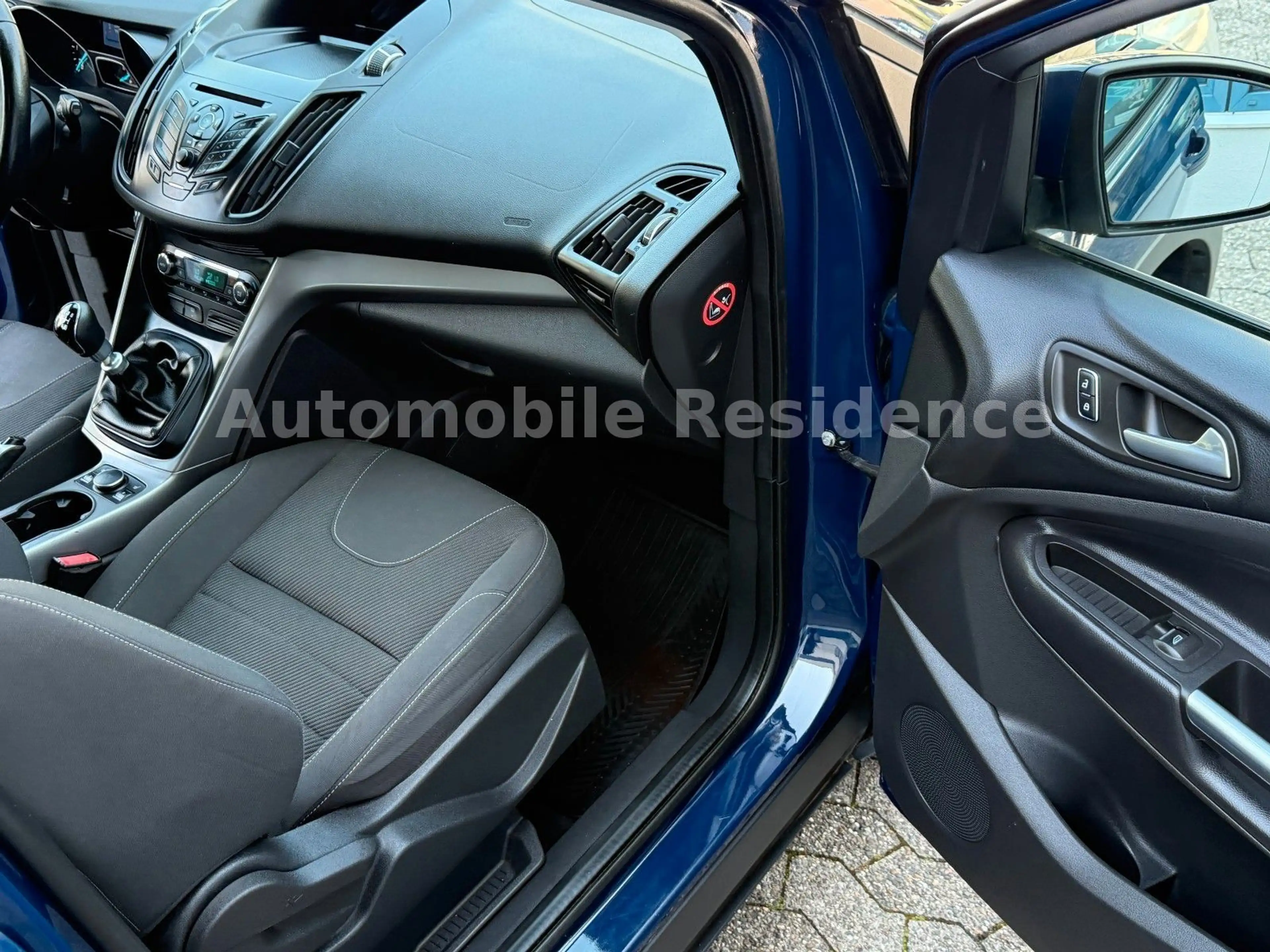 Ford Kuga 2.0TDCi 4X4*NAVI*MFL*AHK*PDC*SHZ*REGAL*TEMP — photo 7