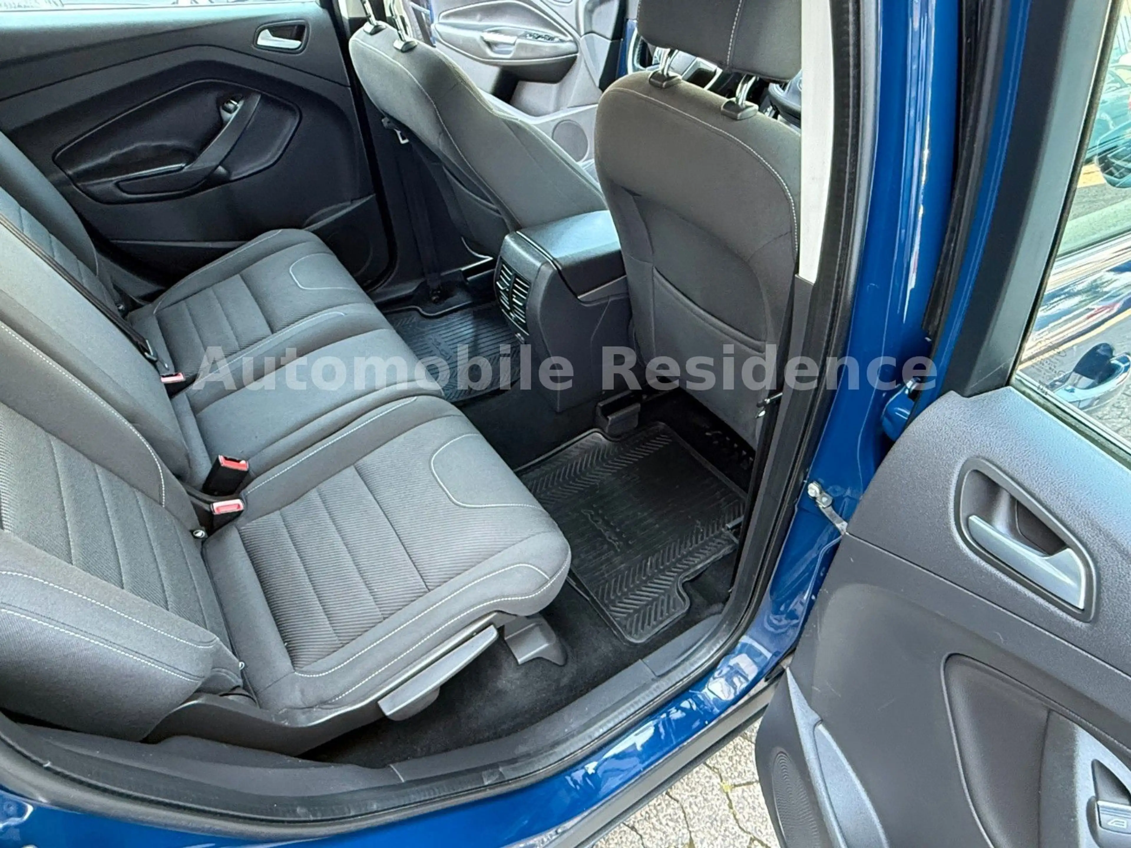 Ford Kuga 2.0TDCi 4X4*NAVI*MFL*AHK*PDC*SHZ*REGAL*TEMP — photo 8