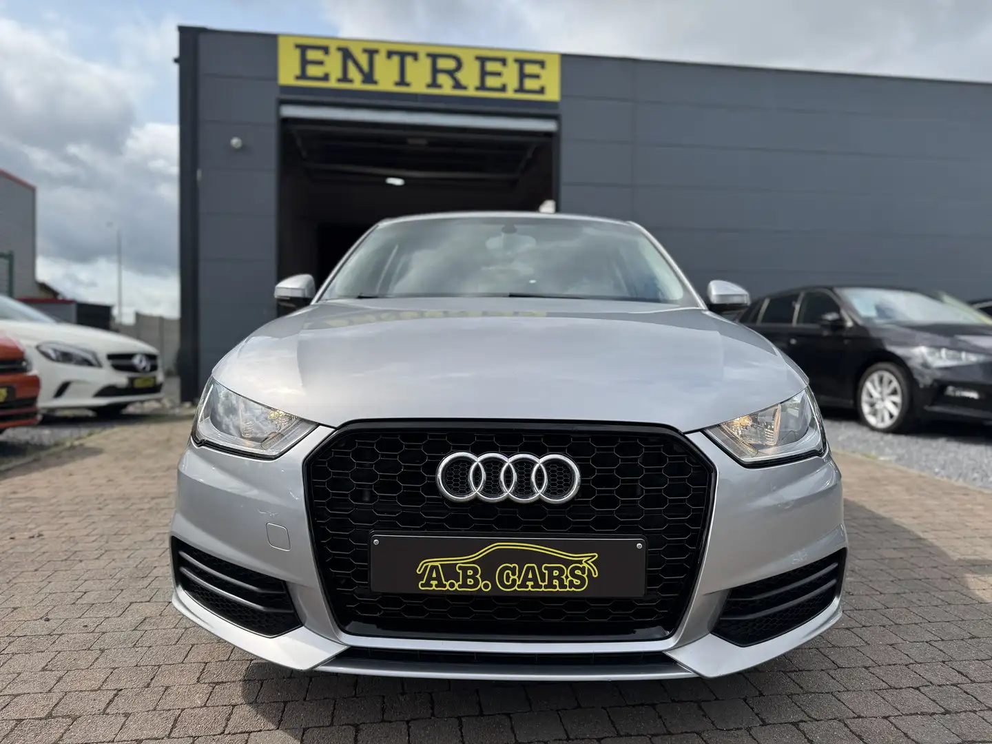 Audi A1 1.0 TFSI *GARANTIE 12MOIS* Gris - 2