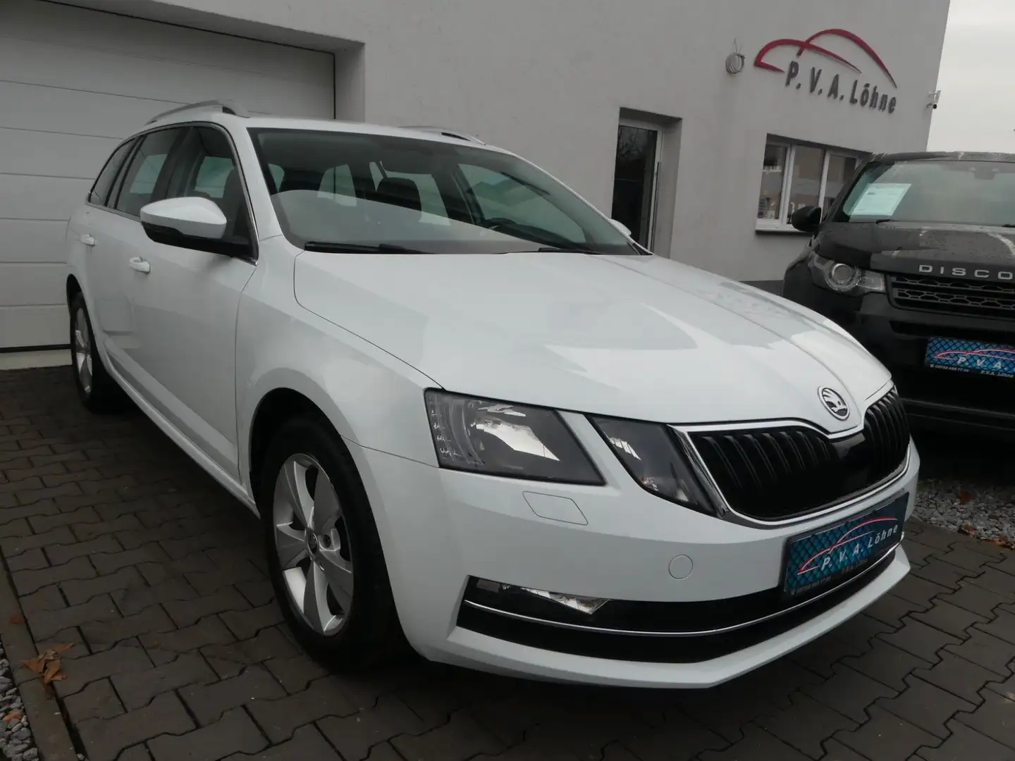 Skoda Octavia 2.0 TDI Style DSG | ACC | PDC | SHZ |AHK Weiß - 1