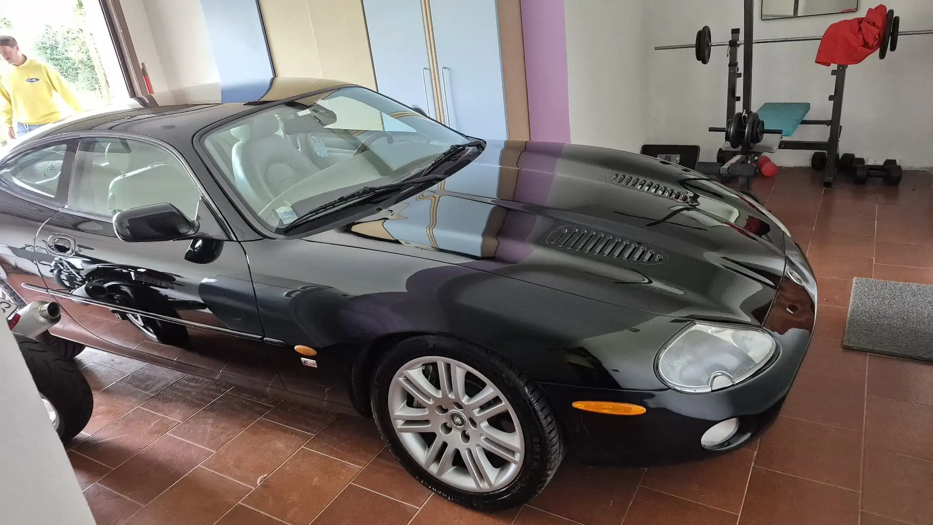 Jaguar XKR 4200 Zwart - 2