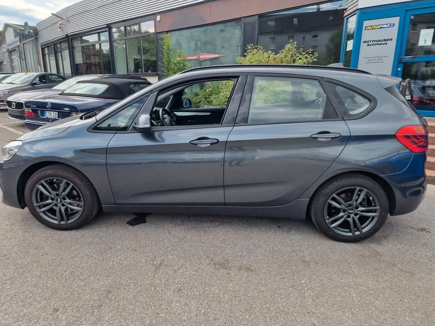 BMW 218 Niebieski - 2
