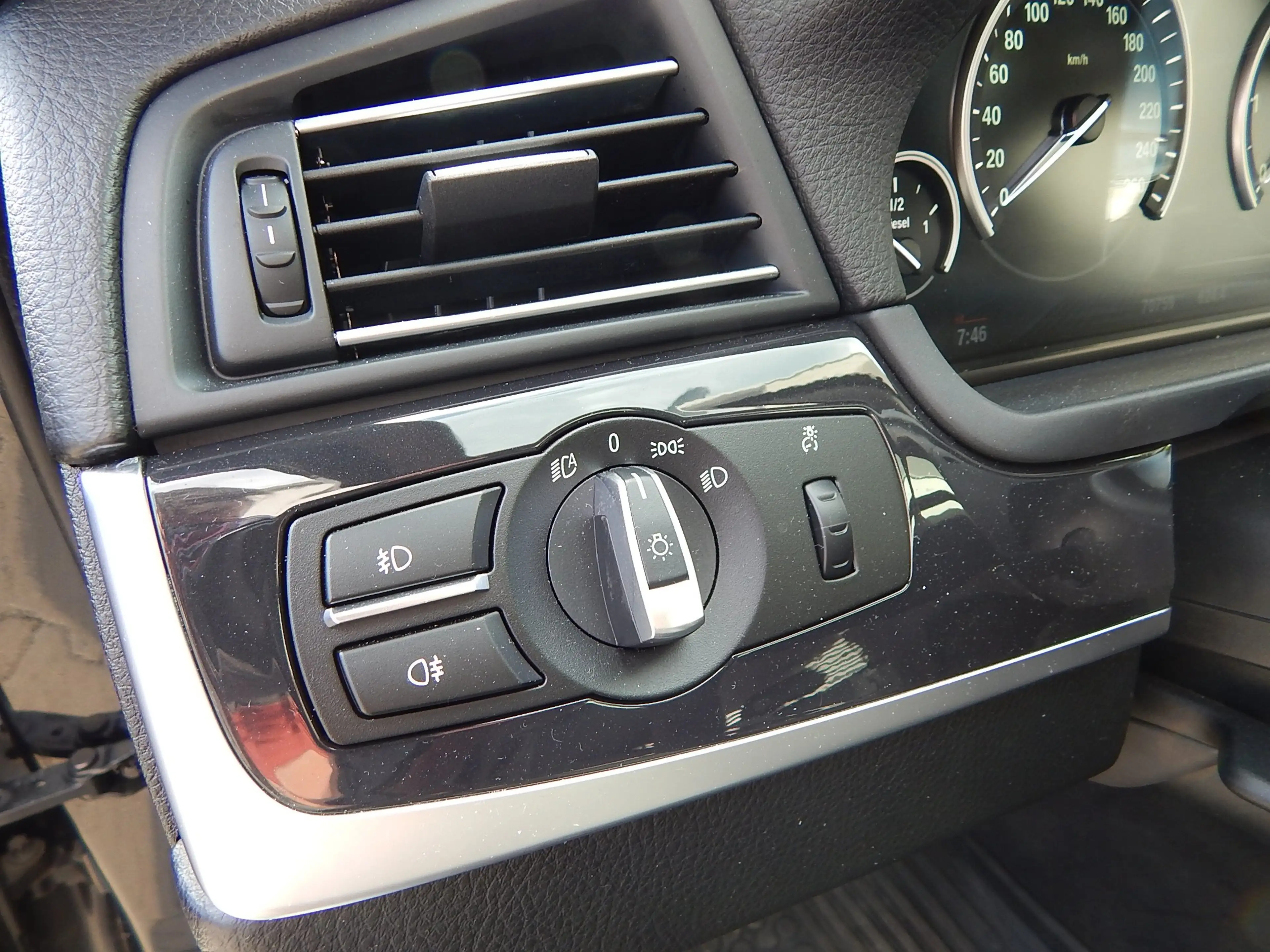 BMW 525 d Exclusive Pano Navi Prof. Klimaauto. Leder PDC — photo 6