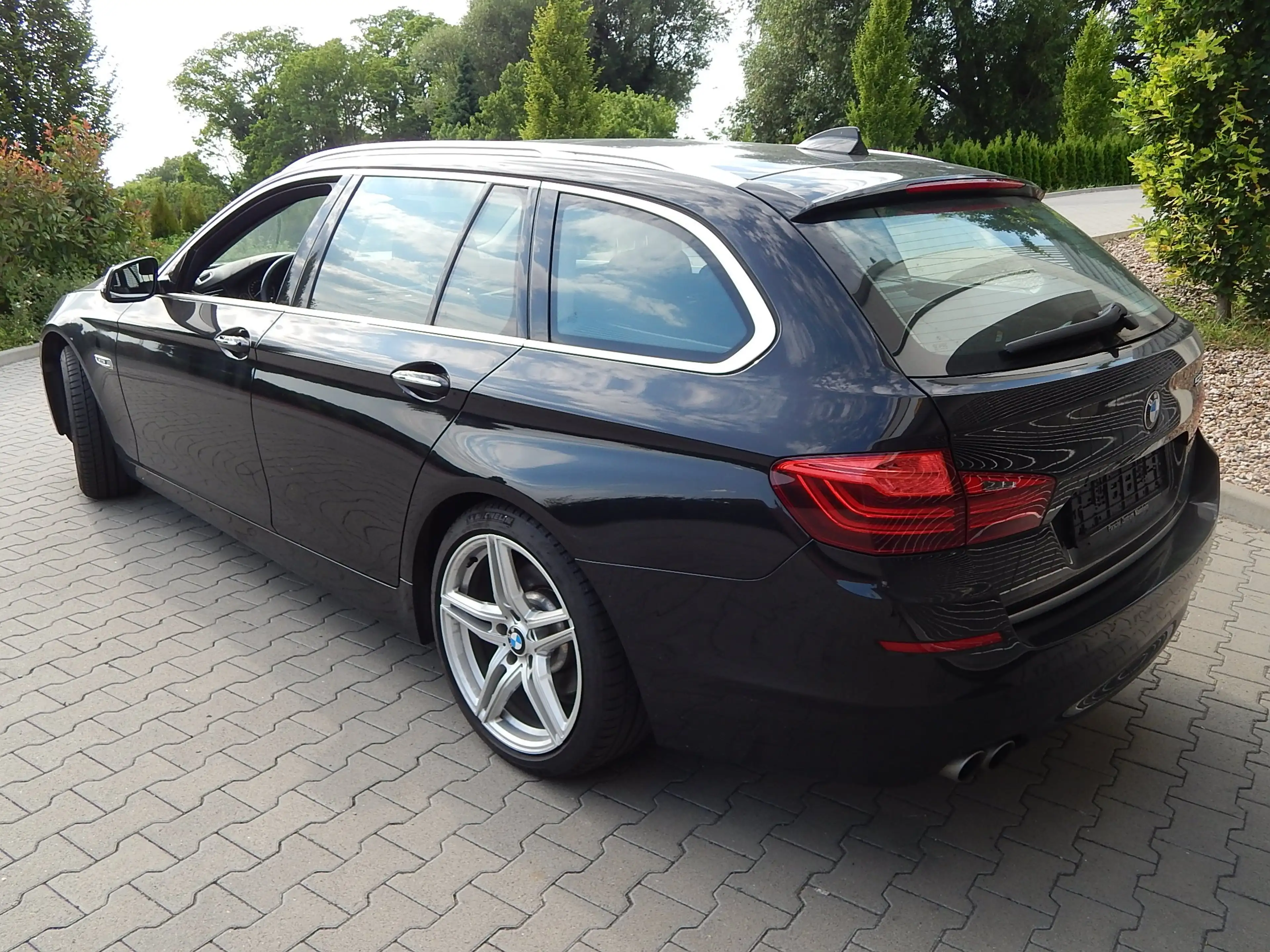 BMW 525 d Exclusive Pano Navi Prof. Klimaauto. Leder PDC — photo 3