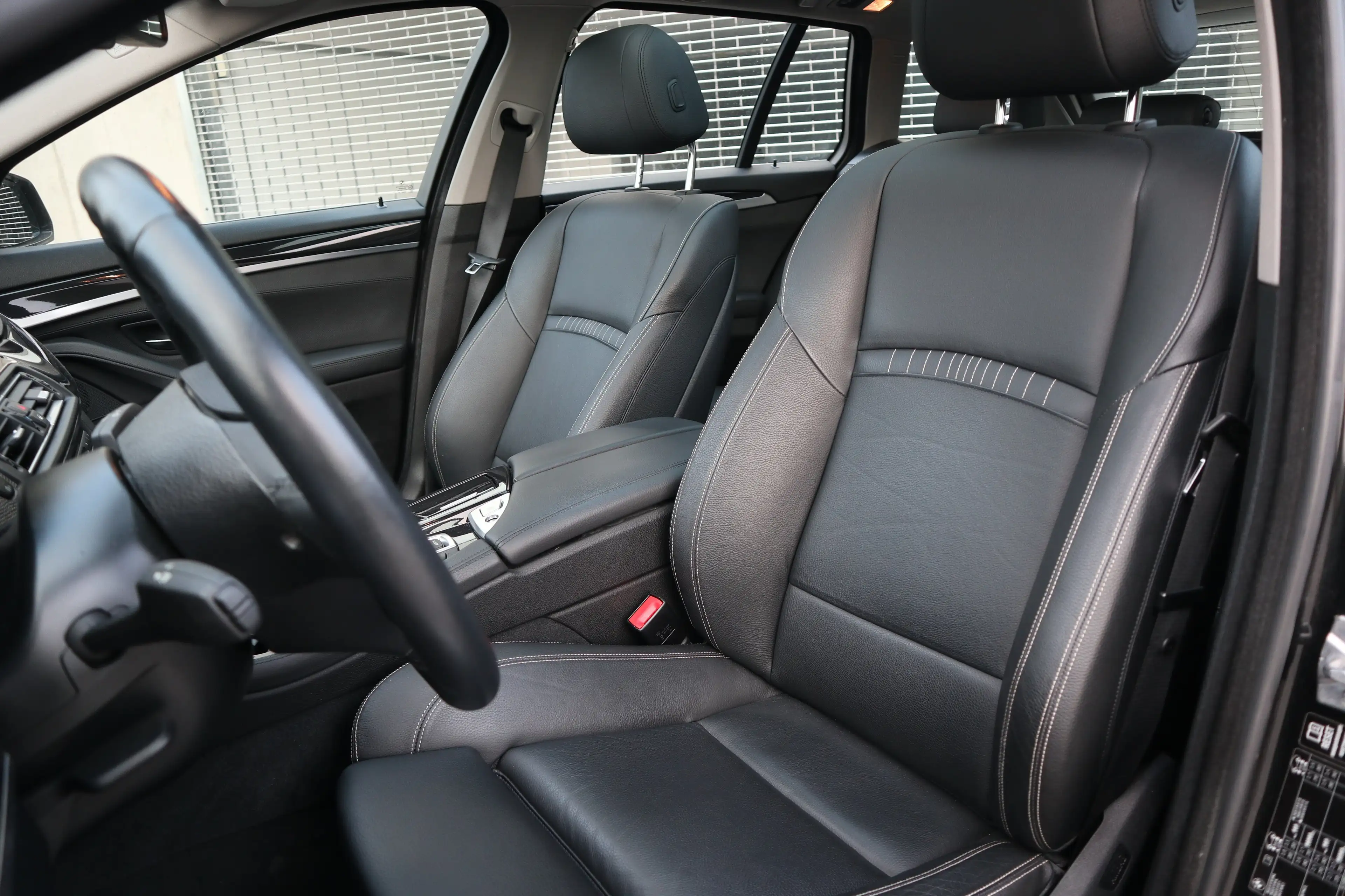 BMW 525 d Exclusive Pano Navi Prof. Klimaauto. Leder PDC — photo 9