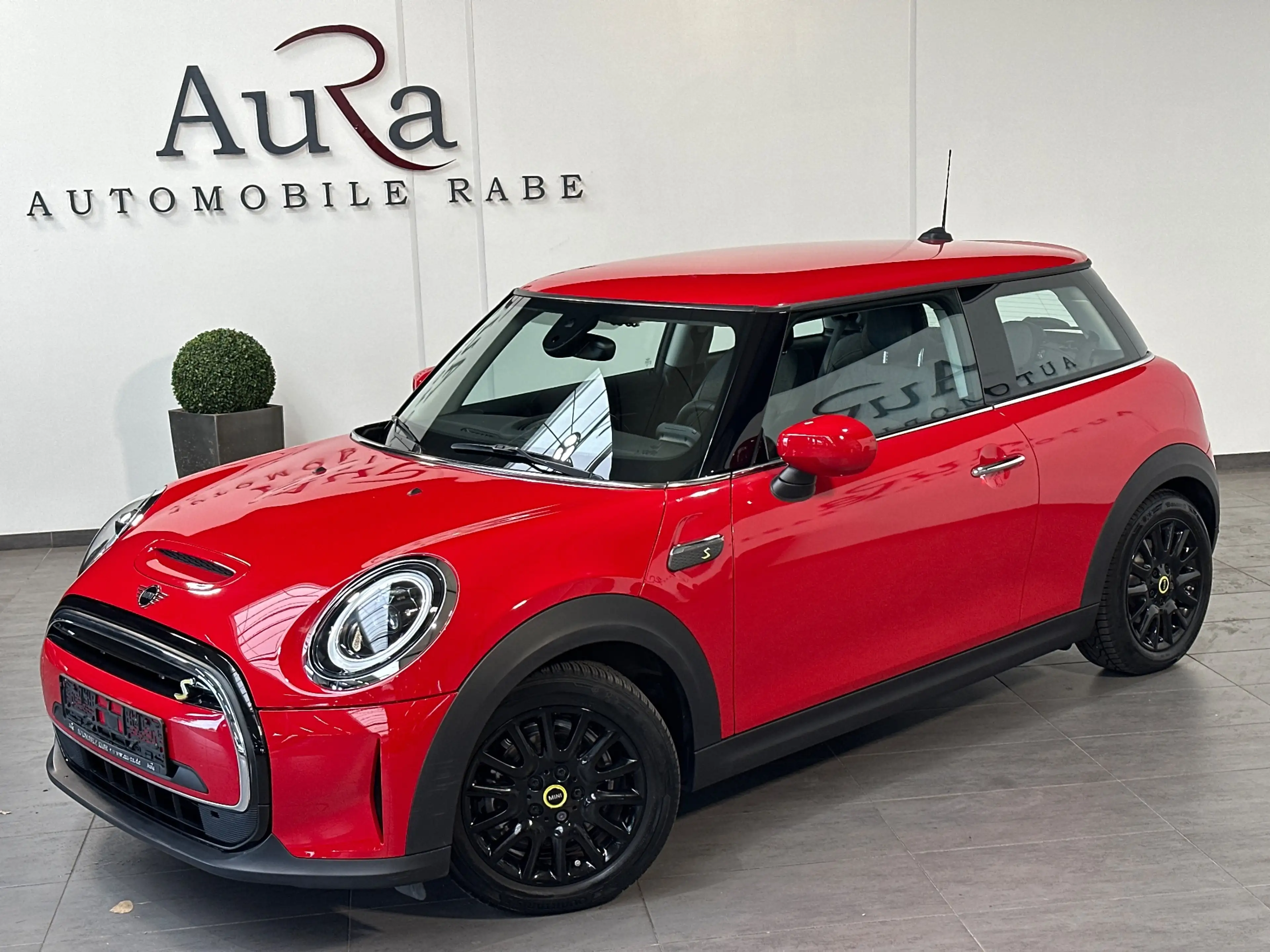 MINI Cooper SE Classic Trim NAV+LED+SHZ+KEYLESS+DRASSISTANT+1HD — photo 2