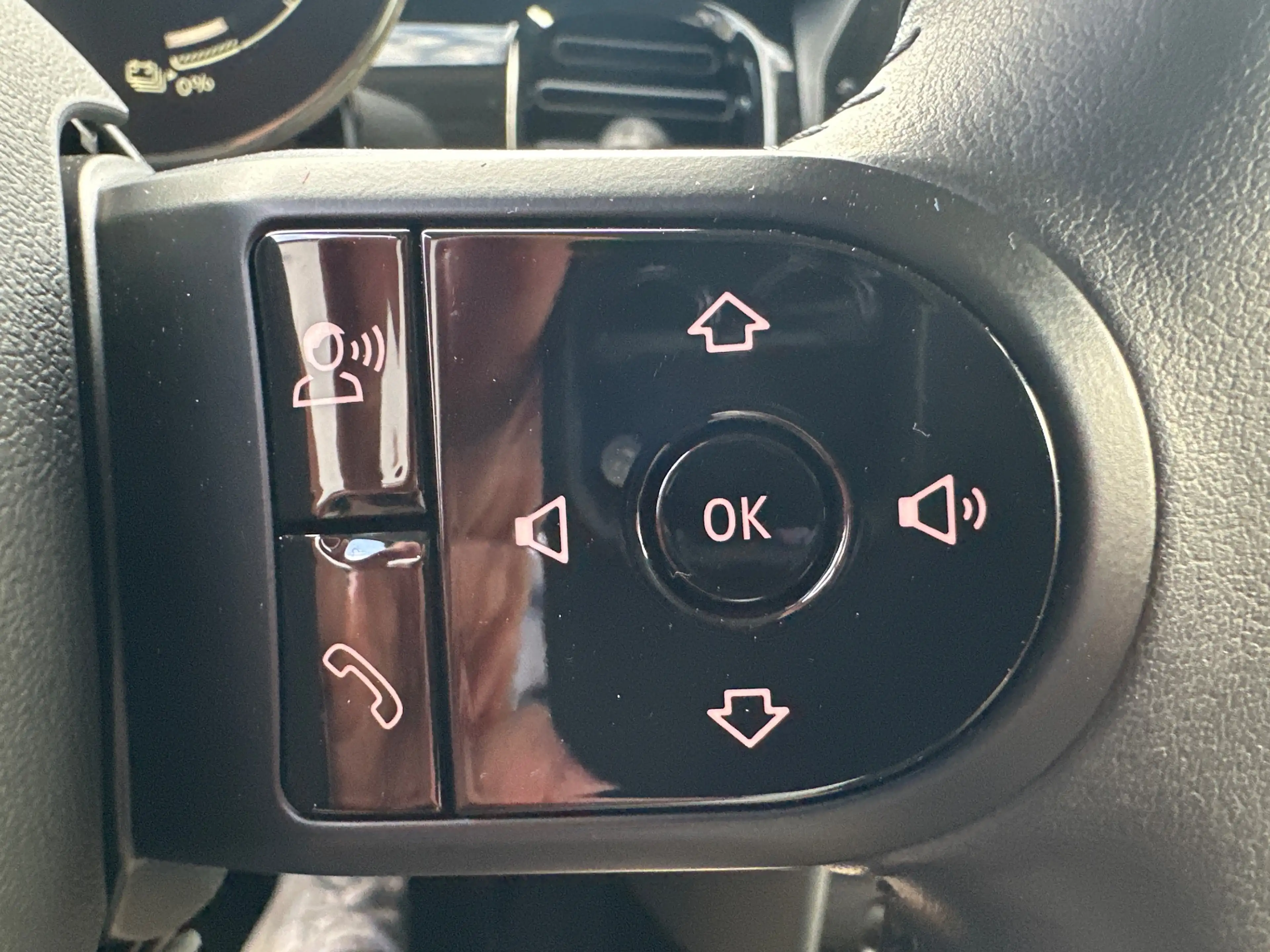MINI Cooper SE Classic Trim NAV+LED+SHZ+KEYLESS+DRASSISTANT+1HD — photo 13