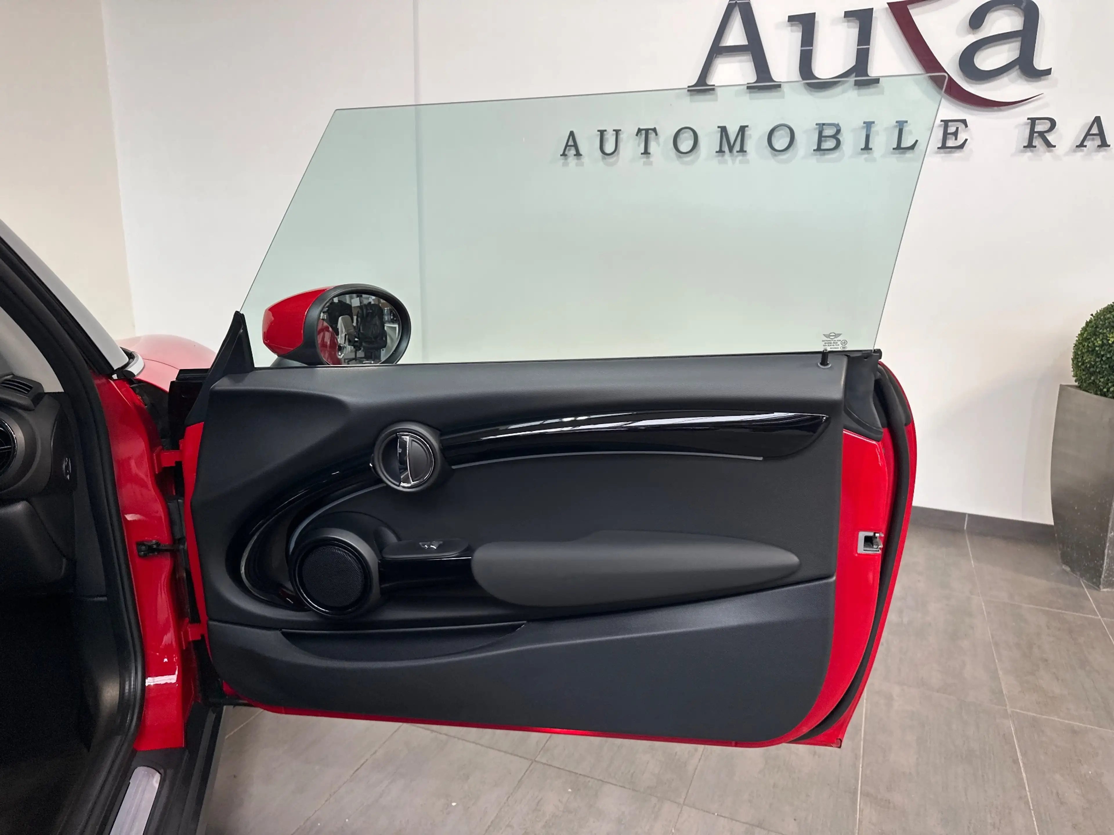 MINI Cooper SE Classic Trim NAV+LED+SHZ+KEYLESS+DRASSISTANT+1HD — photo 7