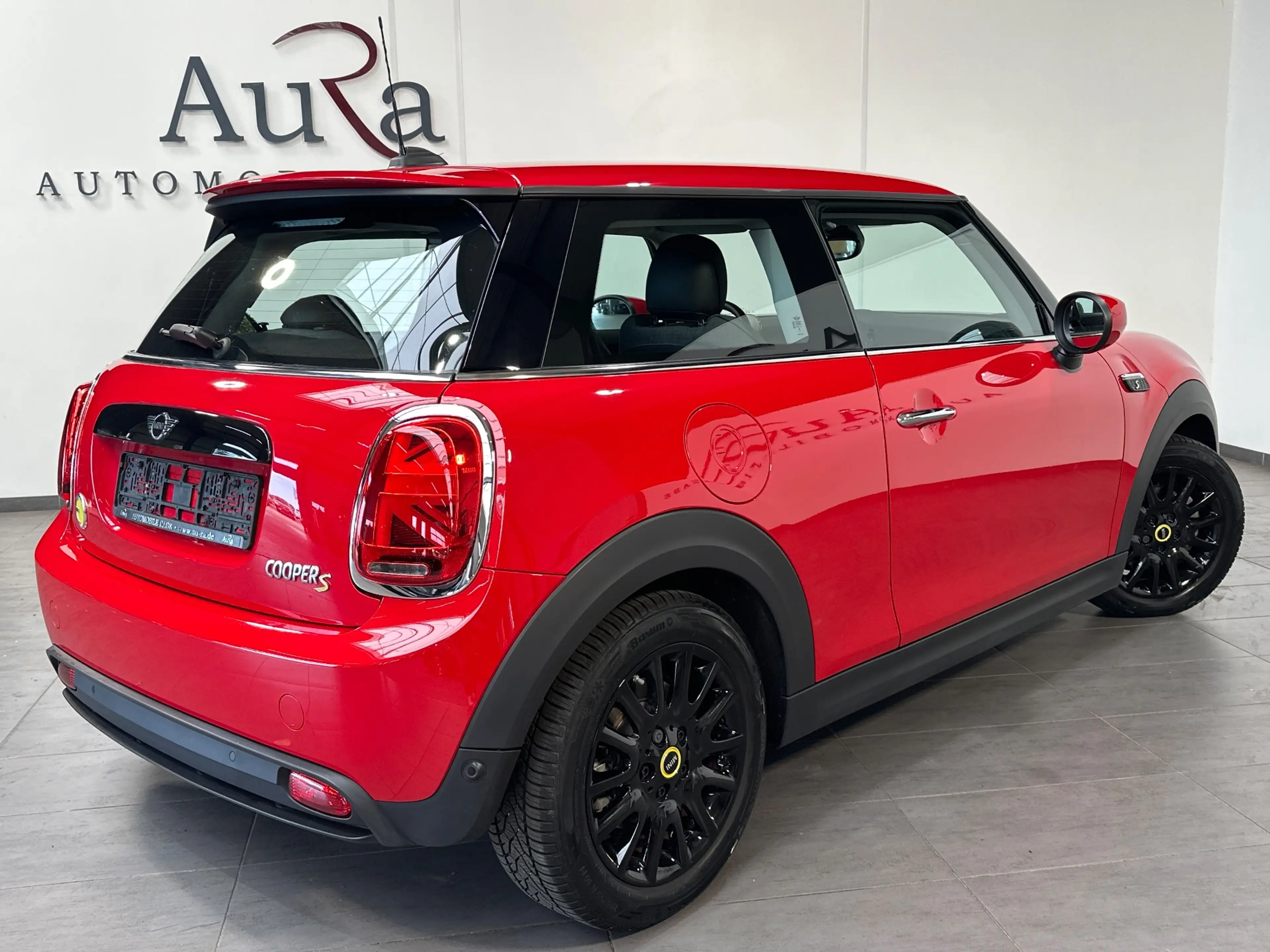 MINI Cooper SE Classic Trim NAV+LED+SHZ+KEYLESS+DRASSISTANT+1HD — photo 4