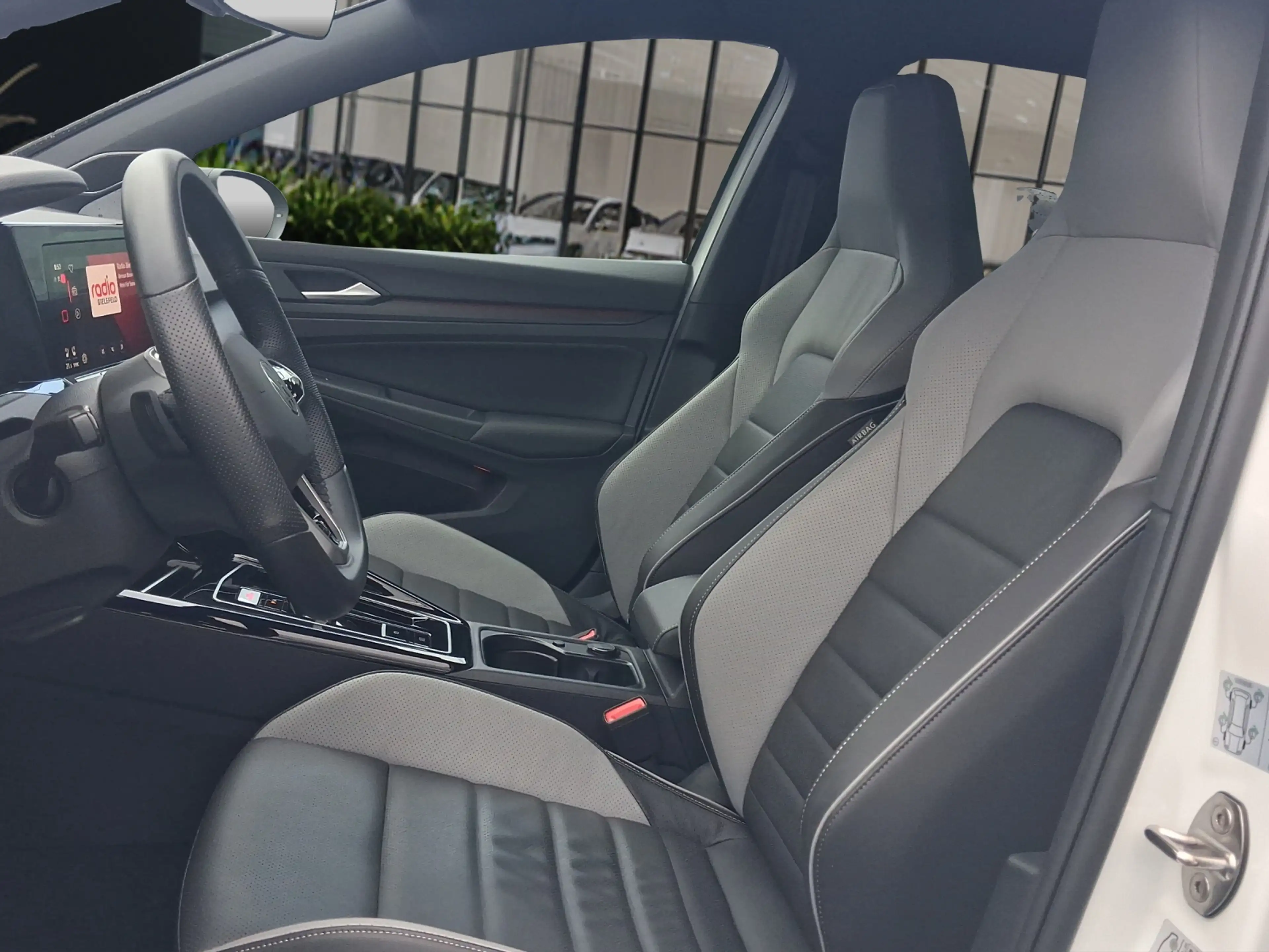 Volkswagen Golf GTD 2,0 l TDI SCR 147 kW (200 PS) 7-Gang-Doppelkupp... — photo 5