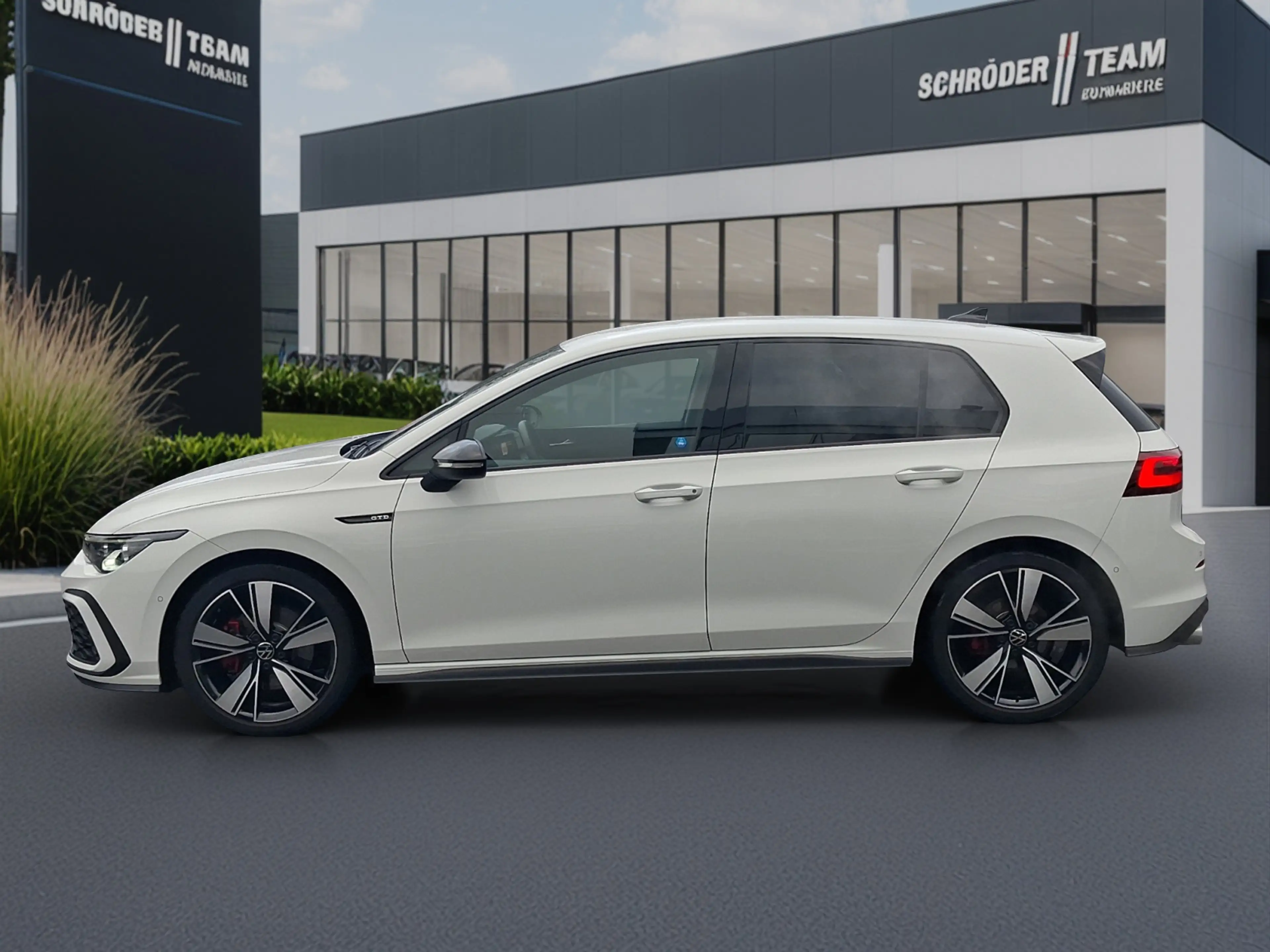 Volkswagen Golf GTD 2,0 l TDI SCR 147 kW (200 PS) 7-Gang-Doppelkupp... — photo 2