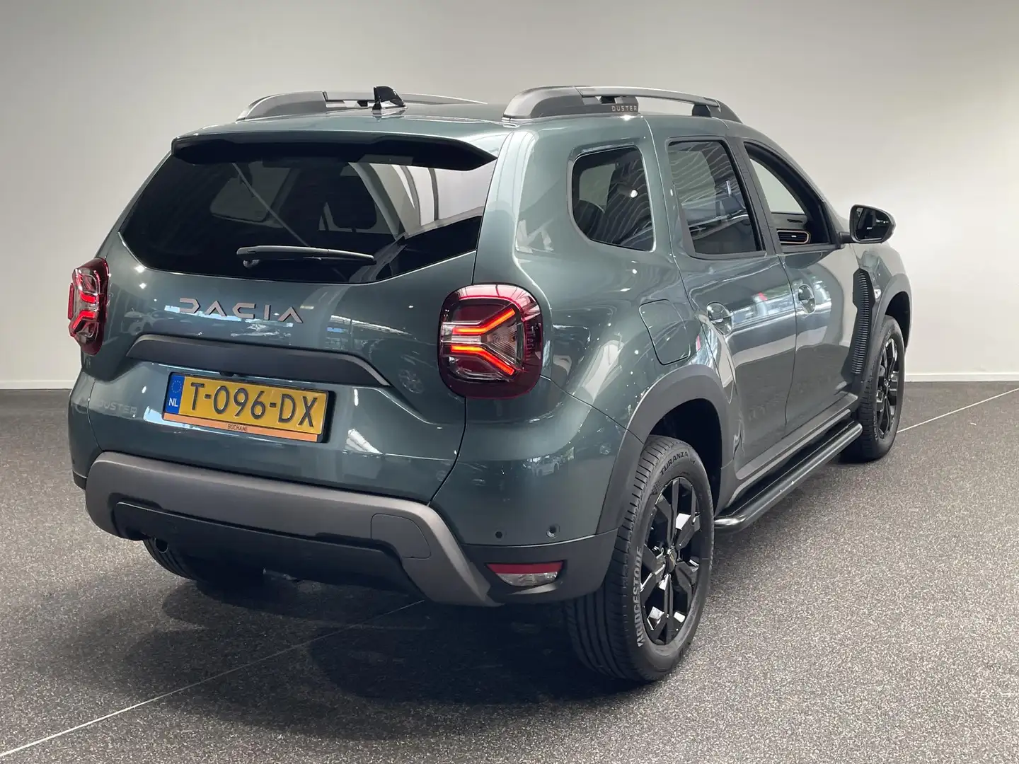 Dacia Duster 1.0 TCe 100 ECO-G Extreme Navigatie | Climate cont Vert - 2