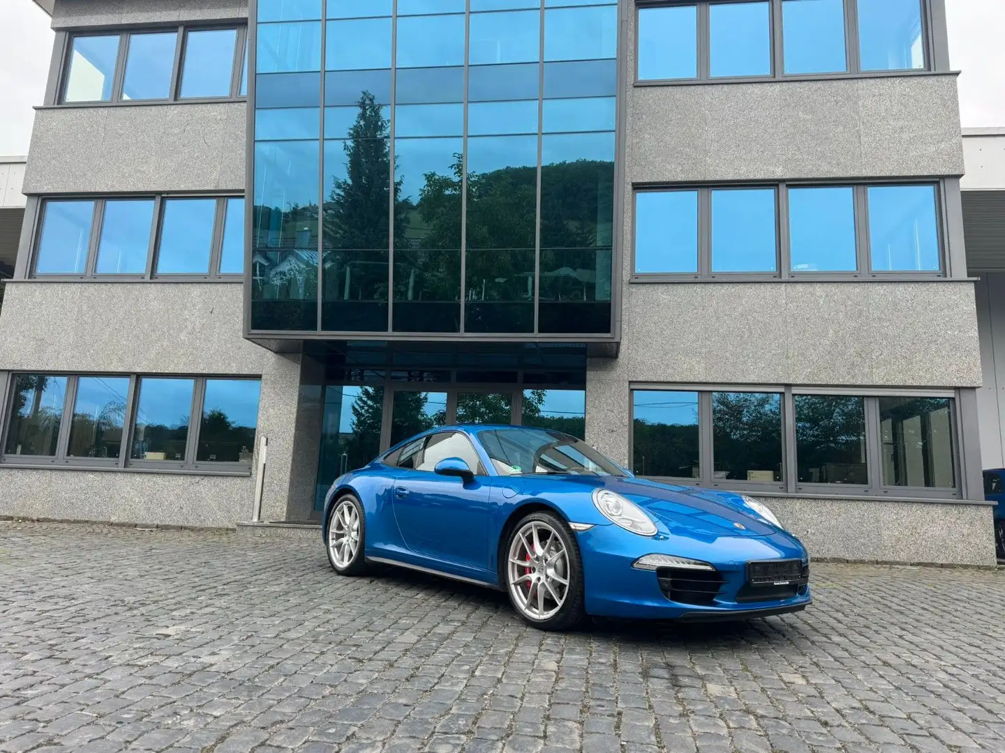 Porsche 991 Carrera 4S Coupé *Approved *NAVI*CARPLAY* Bleu - 1