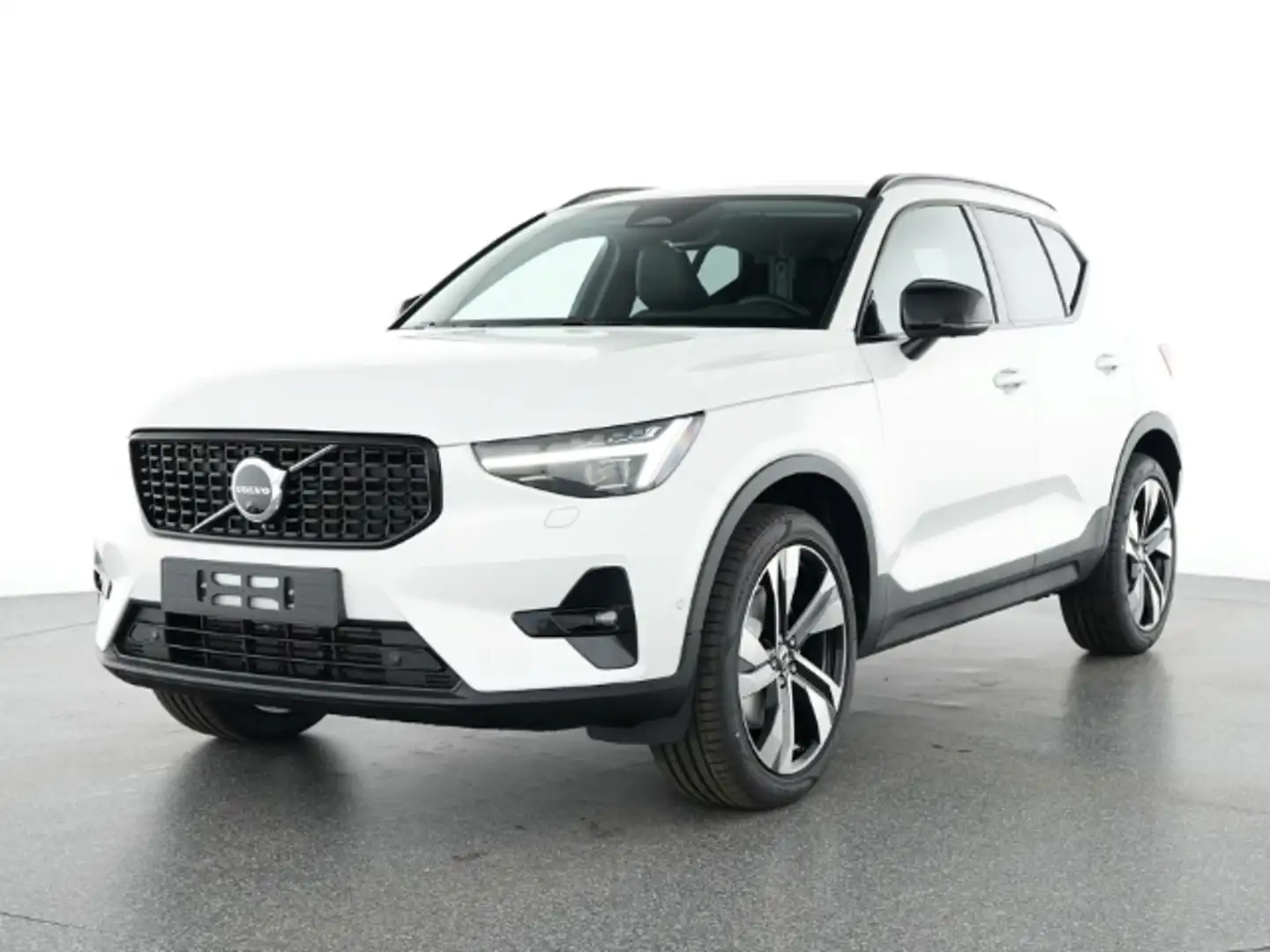 Volvo XC40 Plus Dark B4 20''LM Pano 360kam AHK Harman ACC BLI Weiß - 1