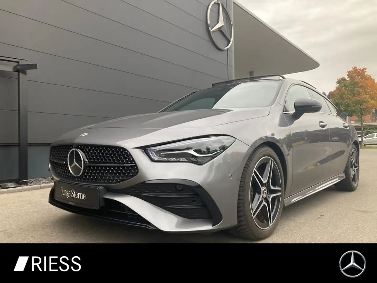 Mercedes-Benz CLA 200 SB AMG PREMIUM PANO NIGHT KEYLESS DISTRO Grau - 1