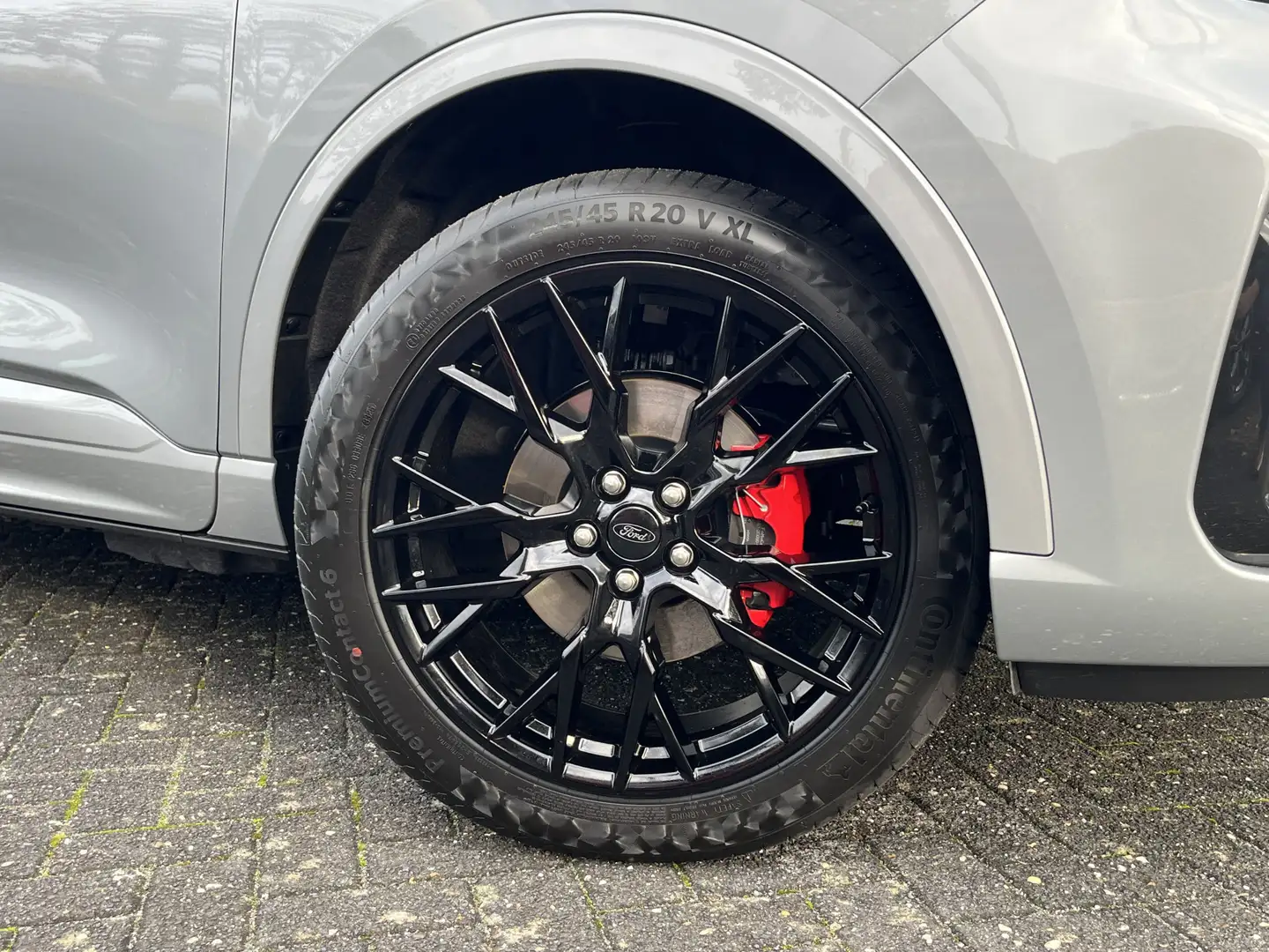 Ford Kuga 2.5 PHEV ST-Line X Black Package 243pk e-CVT Autom Grau - 2